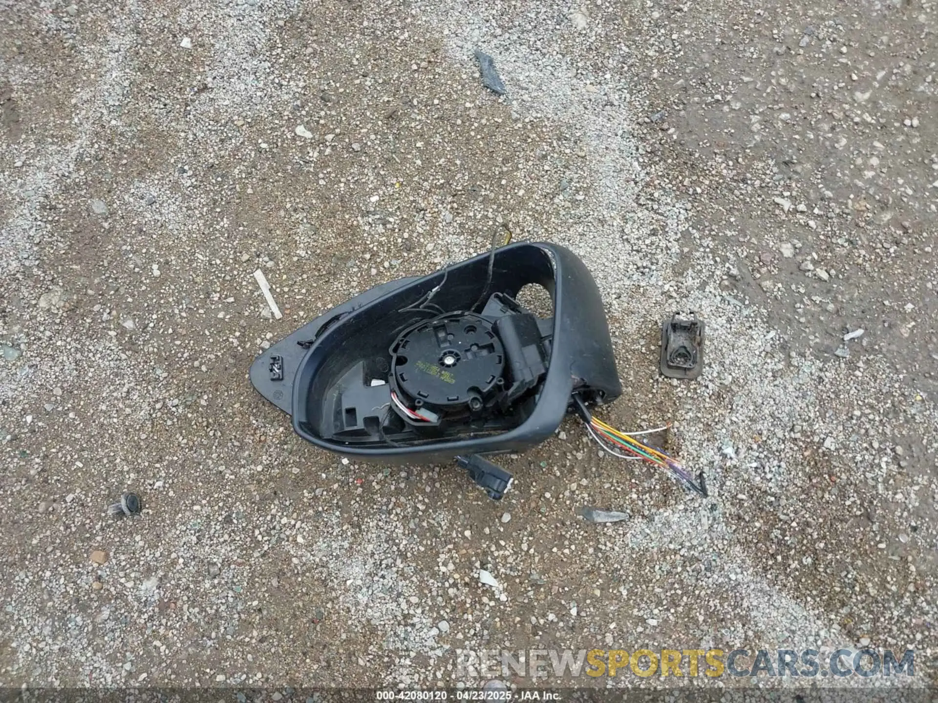 12 Photograph of a damaged car NMTKHMBX0LR103907 TOYOTA C-HR 2020