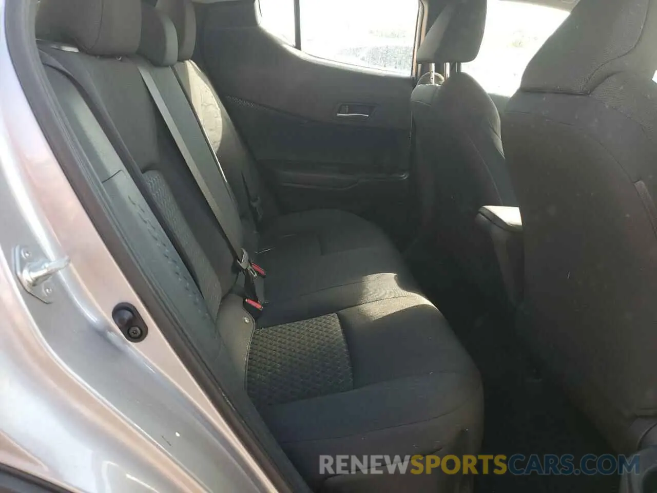 11 Photograph of a damaged car NMTKHMBX0LR110632 TOYOTA C-HR 2020