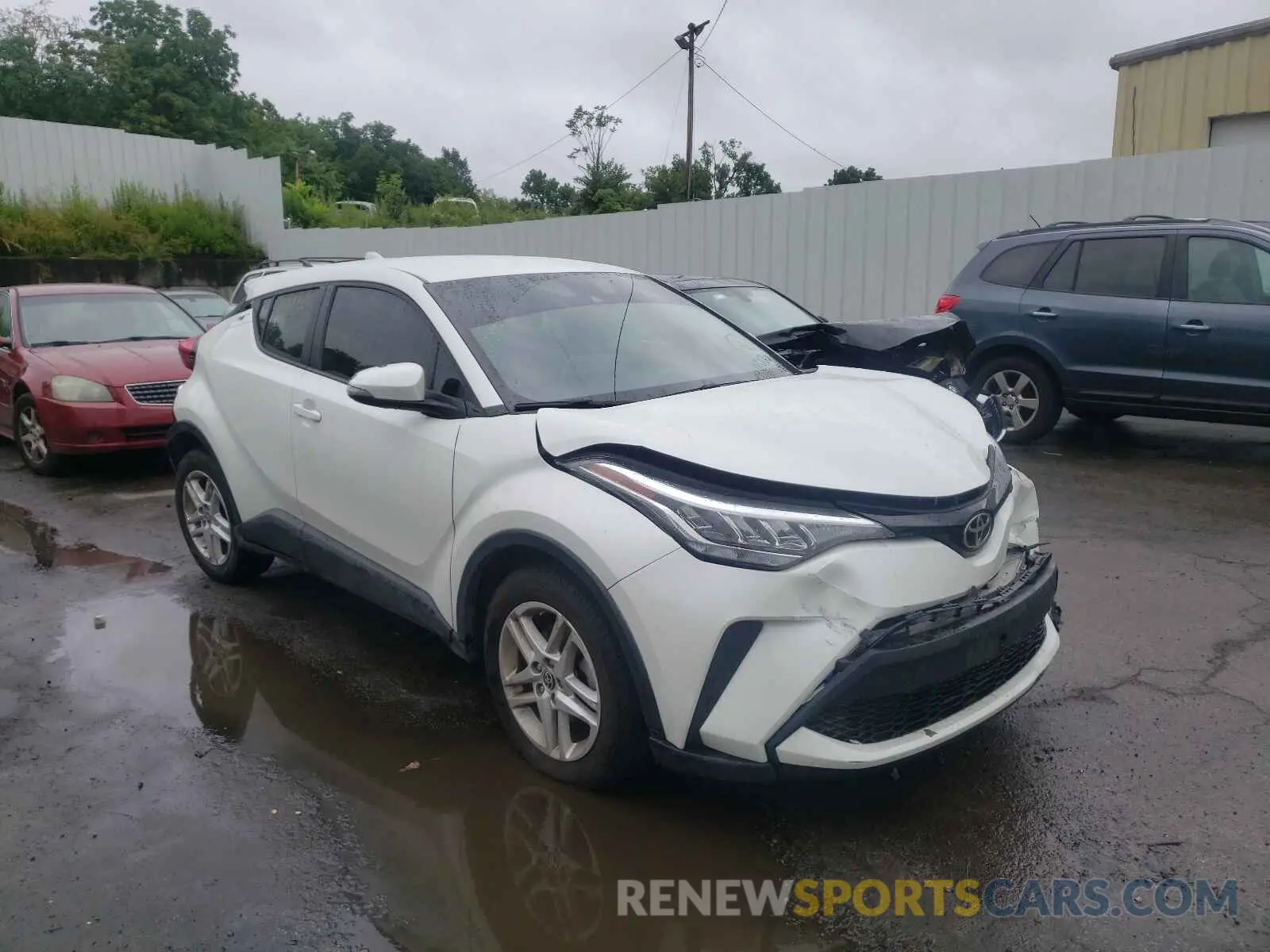 1 Photograph of a damaged car NMTKHMBX1LR105178 TOYOTA C-HR 2020