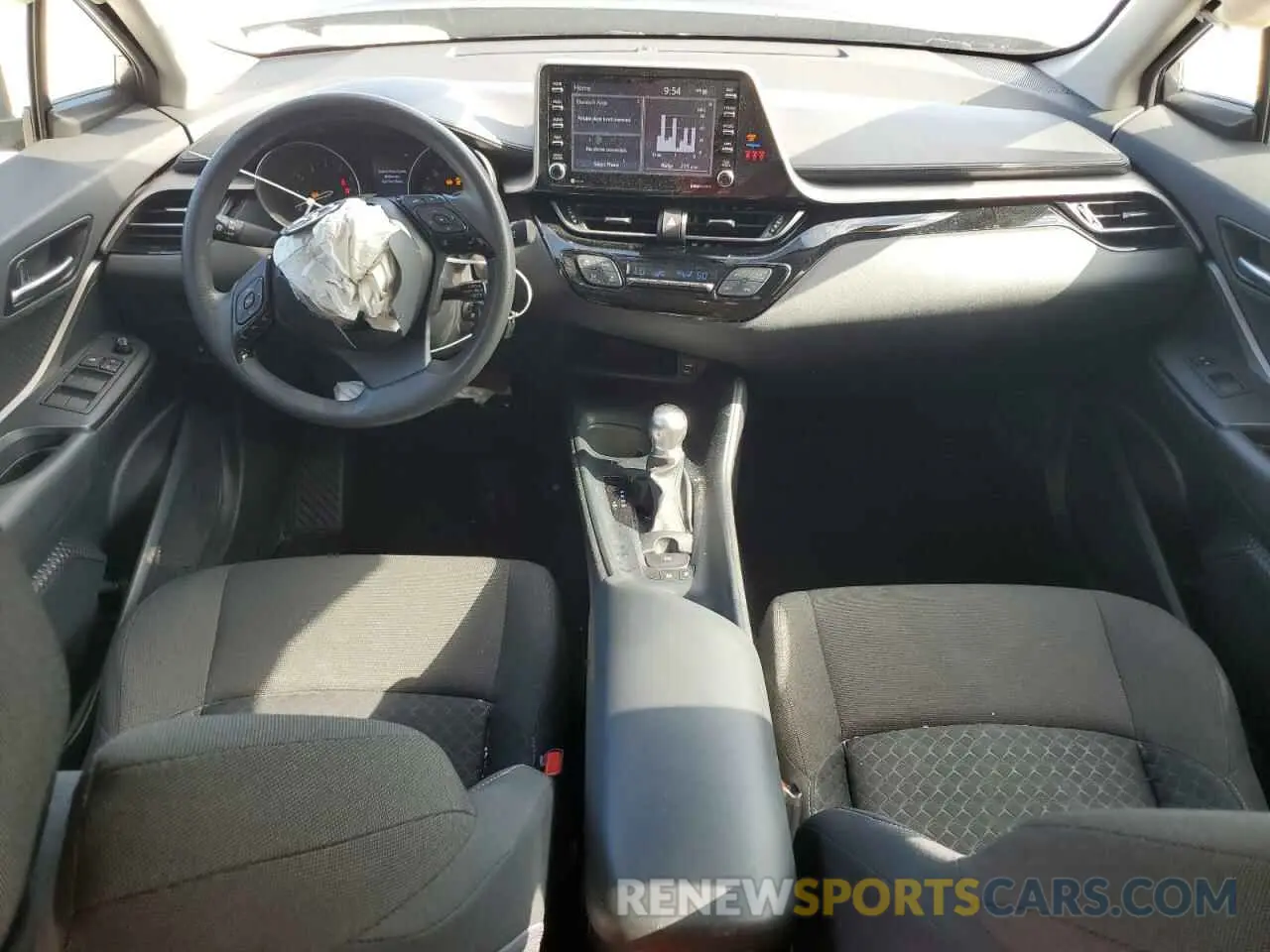 8 Фотография поврежденного автомобиля NMTKHMBX2LR111832 TOYOTA C-HR 2020