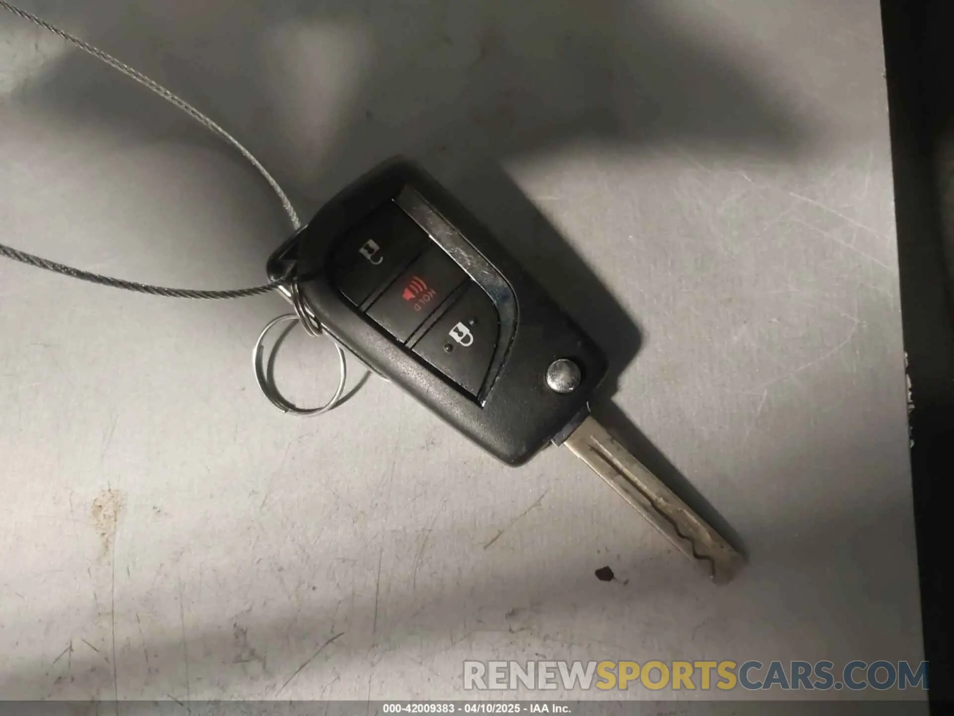 11 Photograph of a damaged car NMTKHMBX5LR103904 TOYOTA C-HR 2020