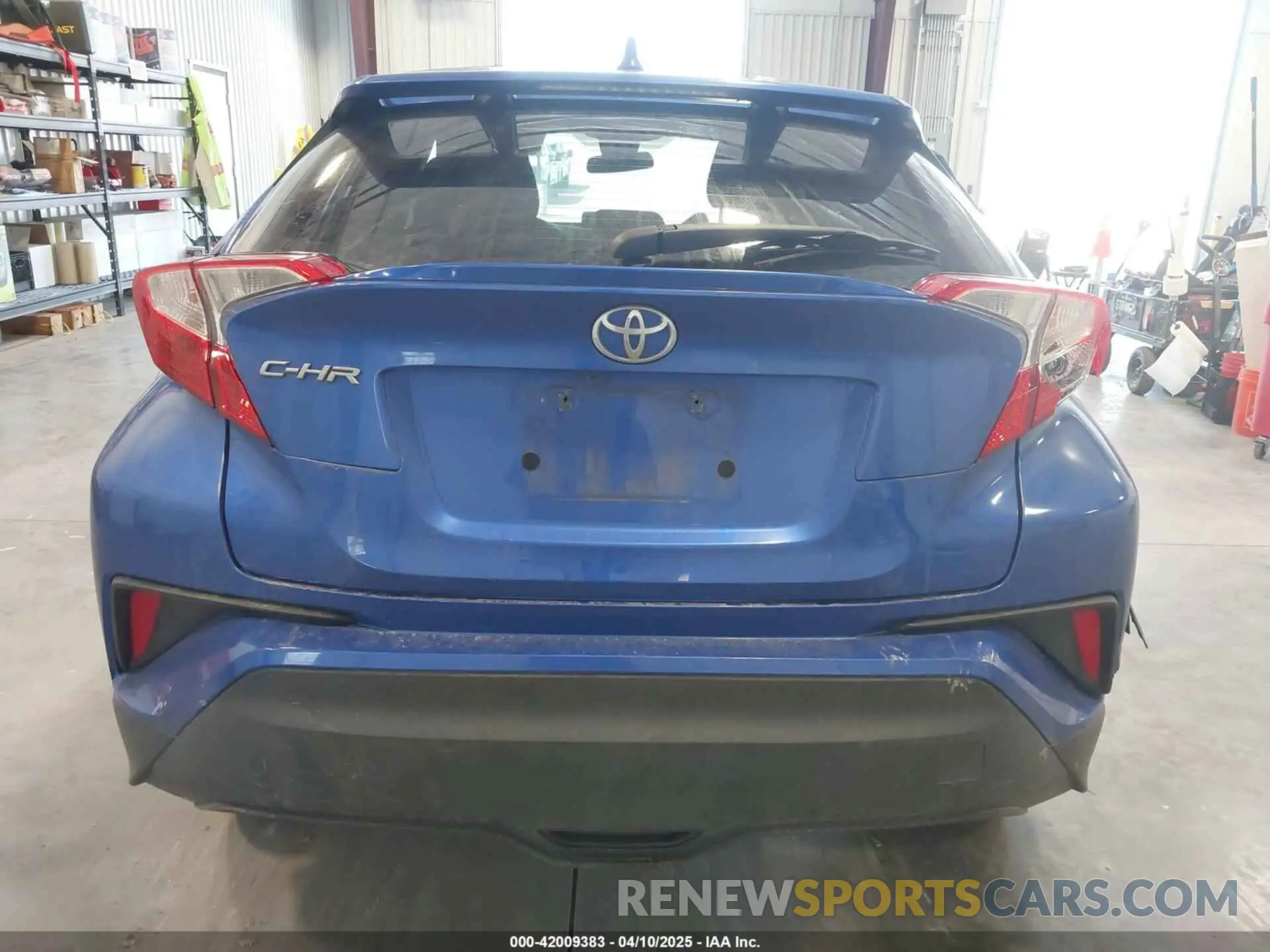 16 Photograph of a damaged car NMTKHMBX5LR103904 TOYOTA C-HR 2020