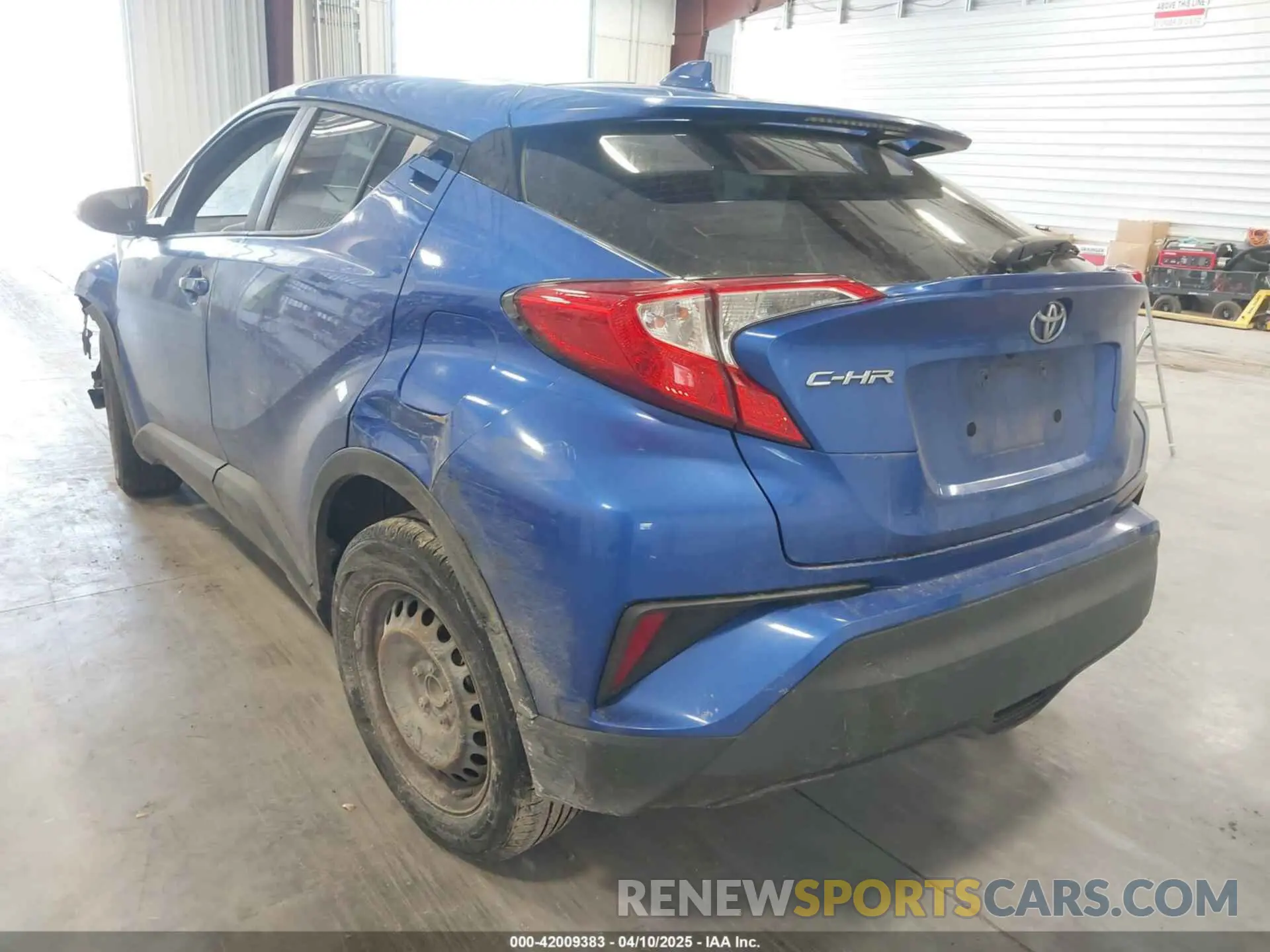 3 Photograph of a damaged car NMTKHMBX5LR103904 TOYOTA C-HR 2020