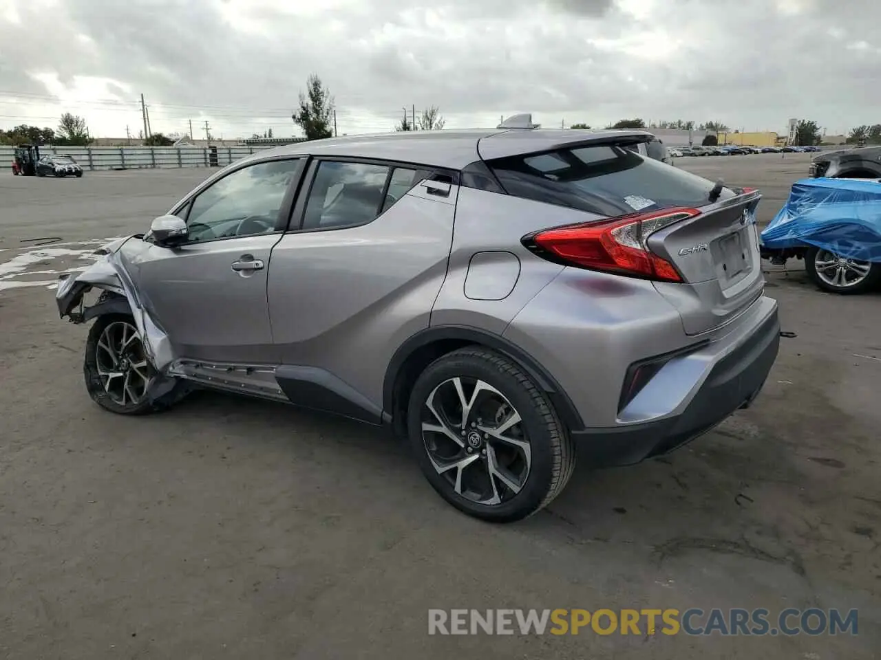 2 Photograph of a damaged car NMTKHMBX5LR104910 TOYOTA C-HR 2020
