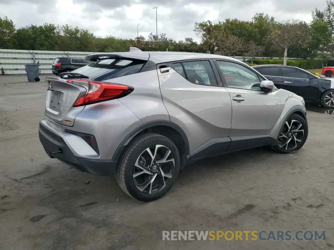 3 Photograph of a damaged car NMTKHMBX5LR104910 TOYOTA C-HR 2020