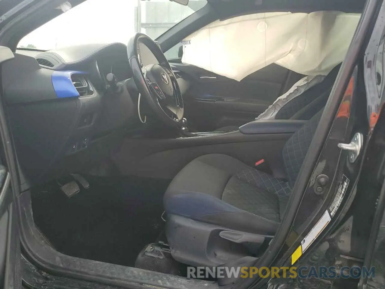 7 Фотография поврежденного автомобиля NMTKHMBX5LR105717 TOYOTA C-HR 2020