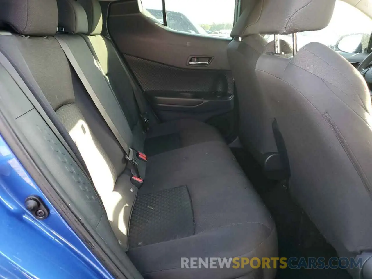 11 Photograph of a damaged car NMTKHMBX5LR114272 TOYOTA C-HR 2020
