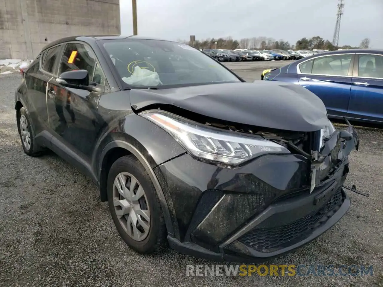 1 Photograph of a damaged car NMTKHMBX6LR103118 TOYOTA C-HR 2020