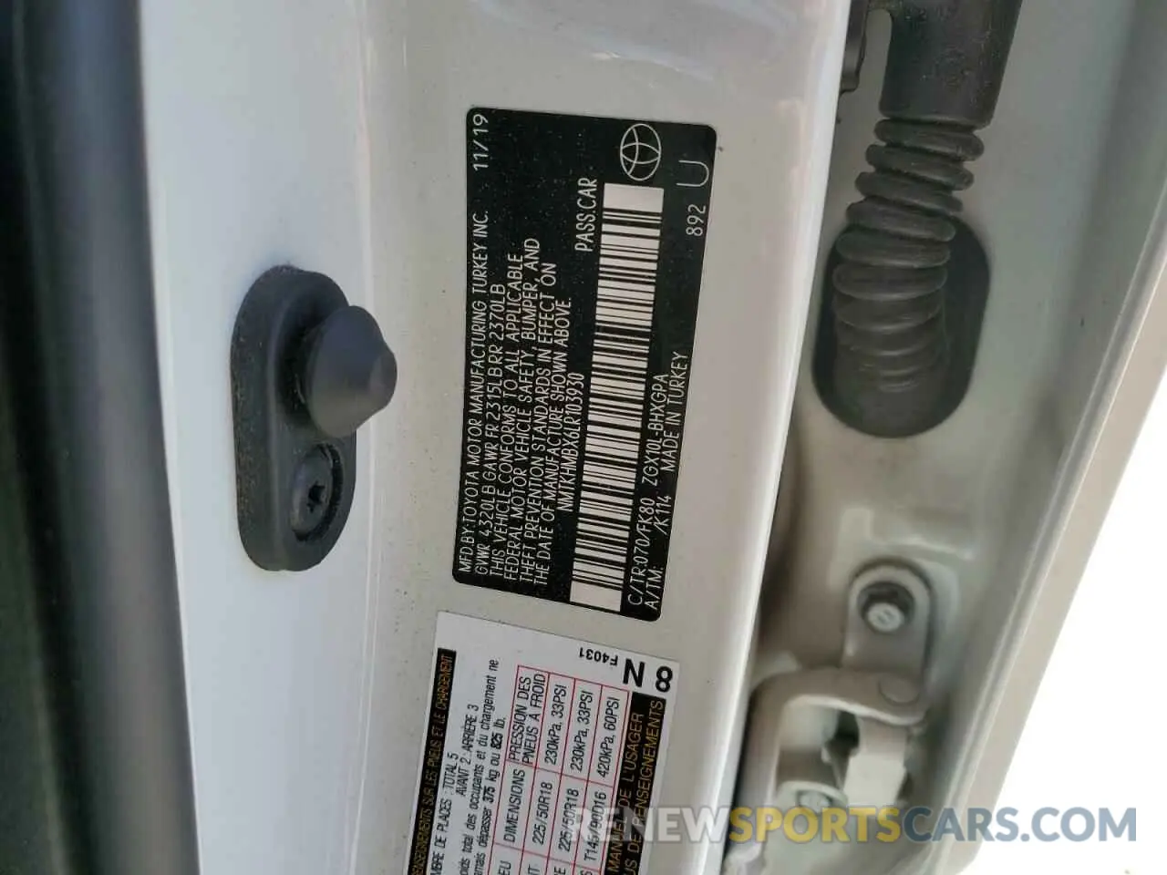 14 Фотография поврежденного автомобиля NMTKHMBX6LR103930 TOYOTA C-HR 2020