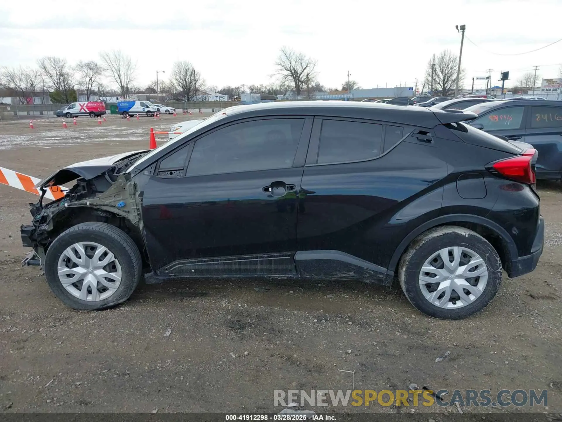 14 Photograph of a damaged car NMTKHMBX6LR117858 TOYOTA C-HR 2020