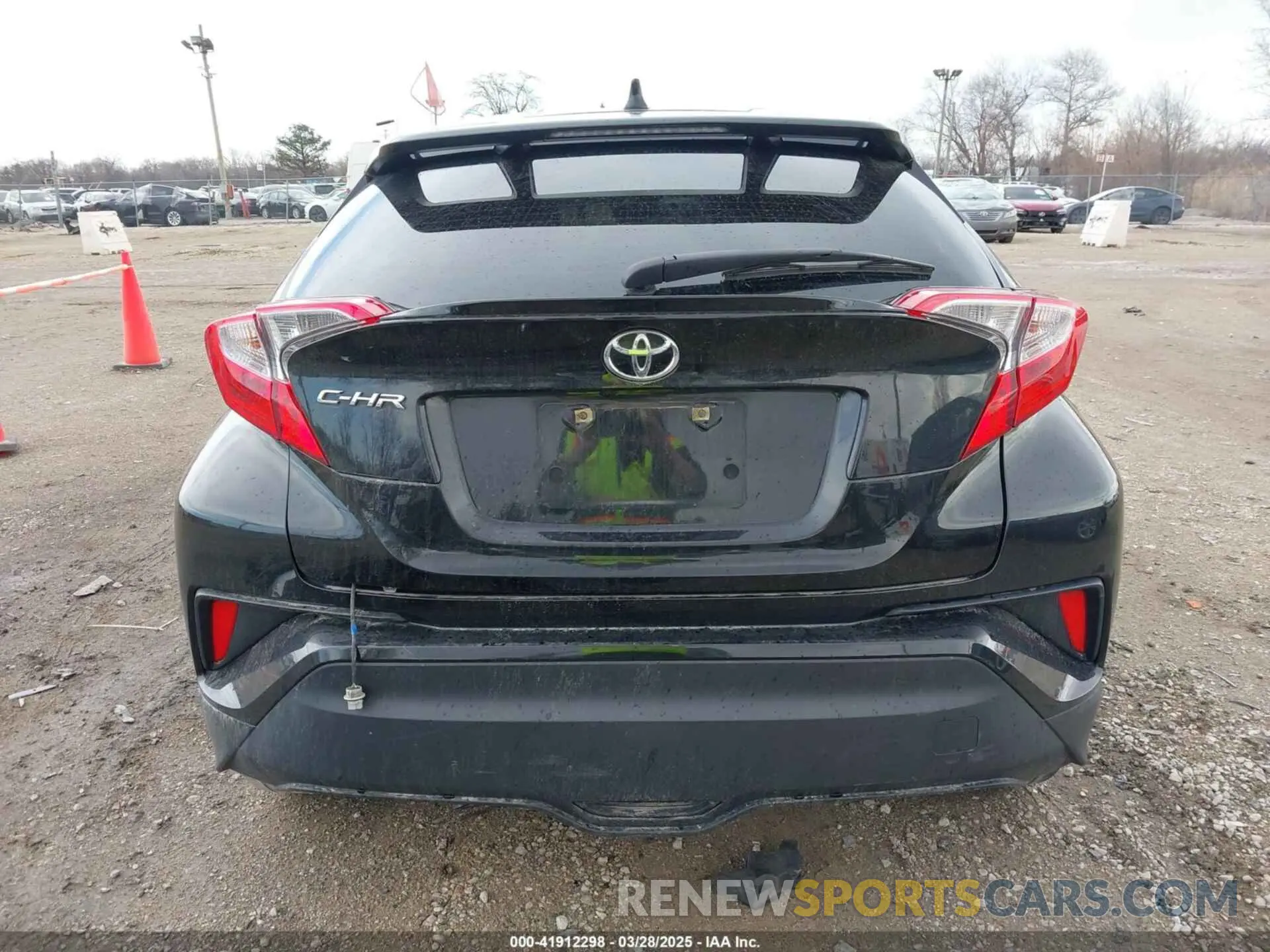 16 Photograph of a damaged car NMTKHMBX6LR117858 TOYOTA C-HR 2020