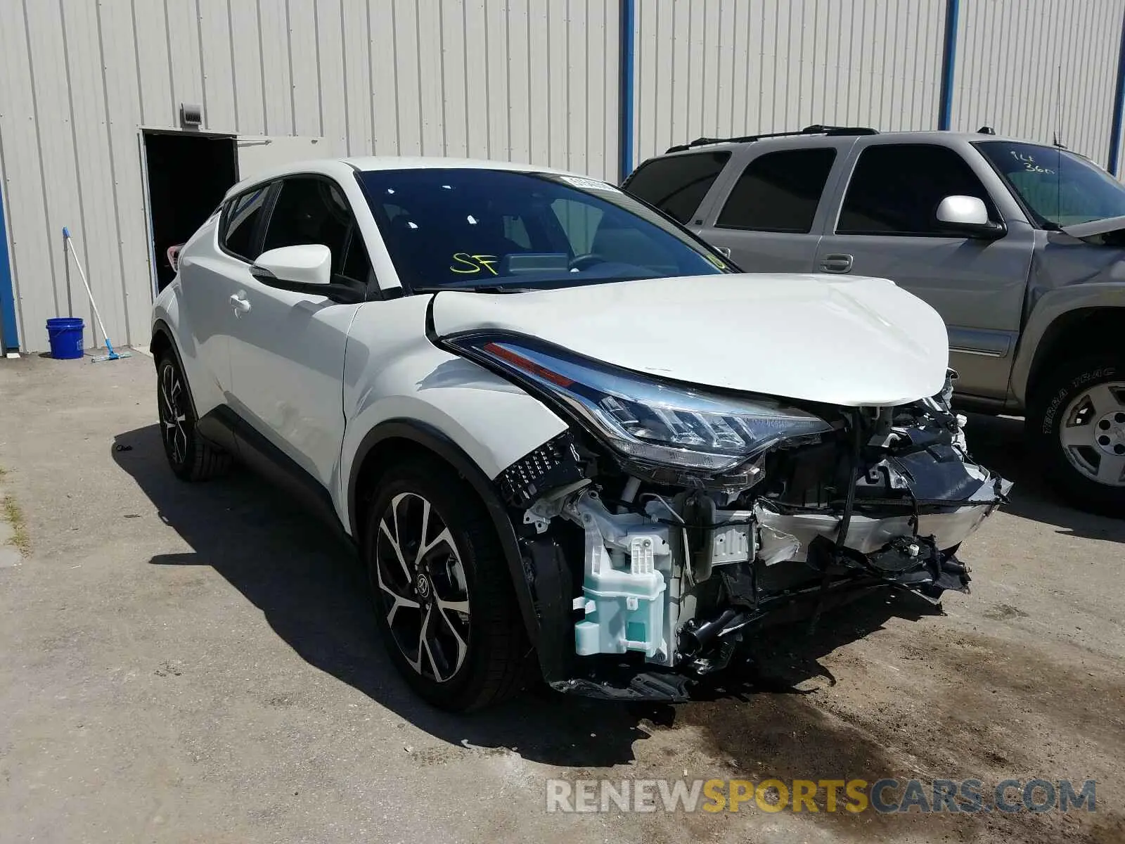 1 Photograph of a damaged car NMTKHMBX7LR110014 TOYOTA C-HR 2020