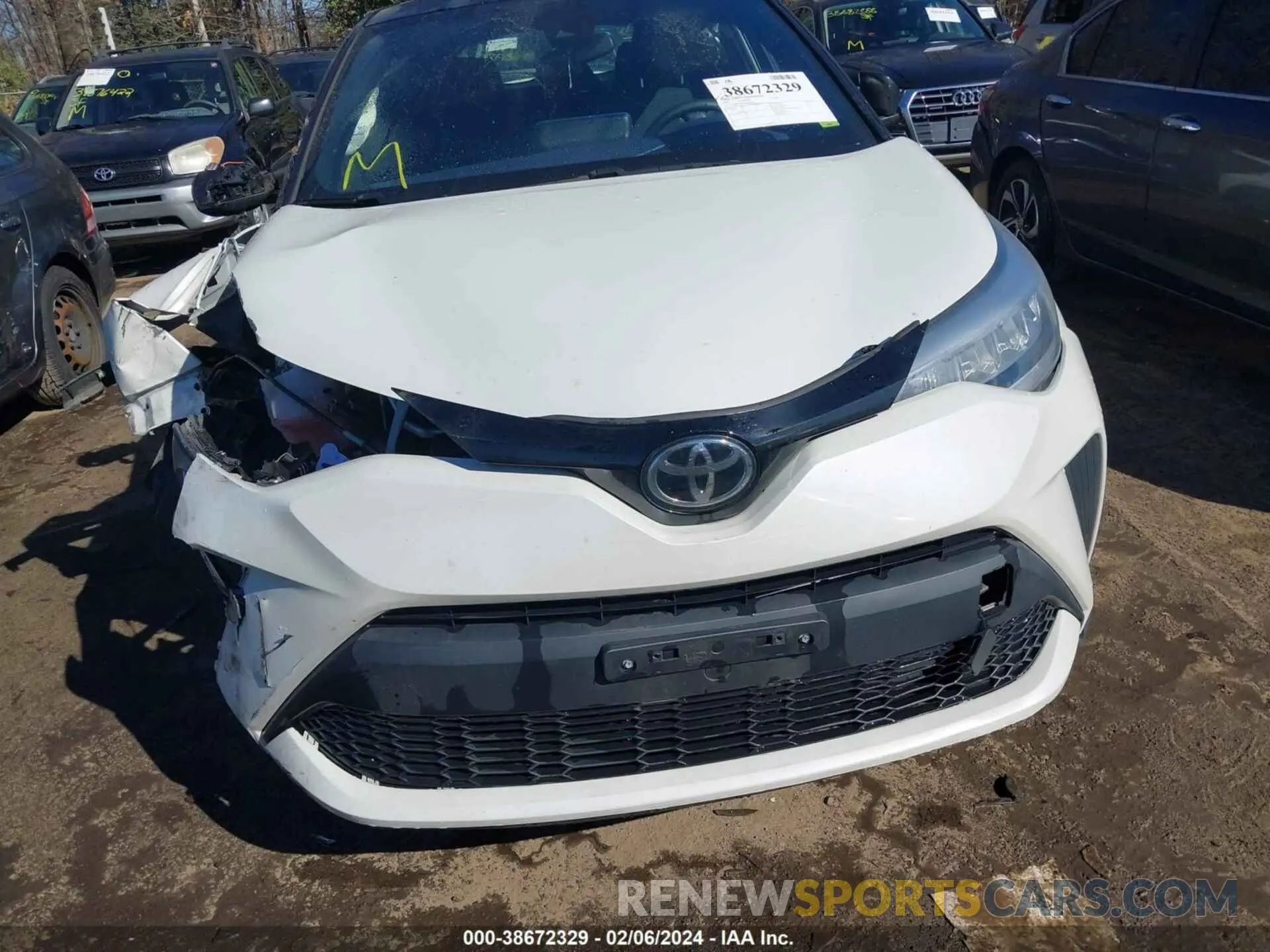 11 Photograph of a damaged car NMTKHMBX7LR112233 TOYOTA C-HR 2020