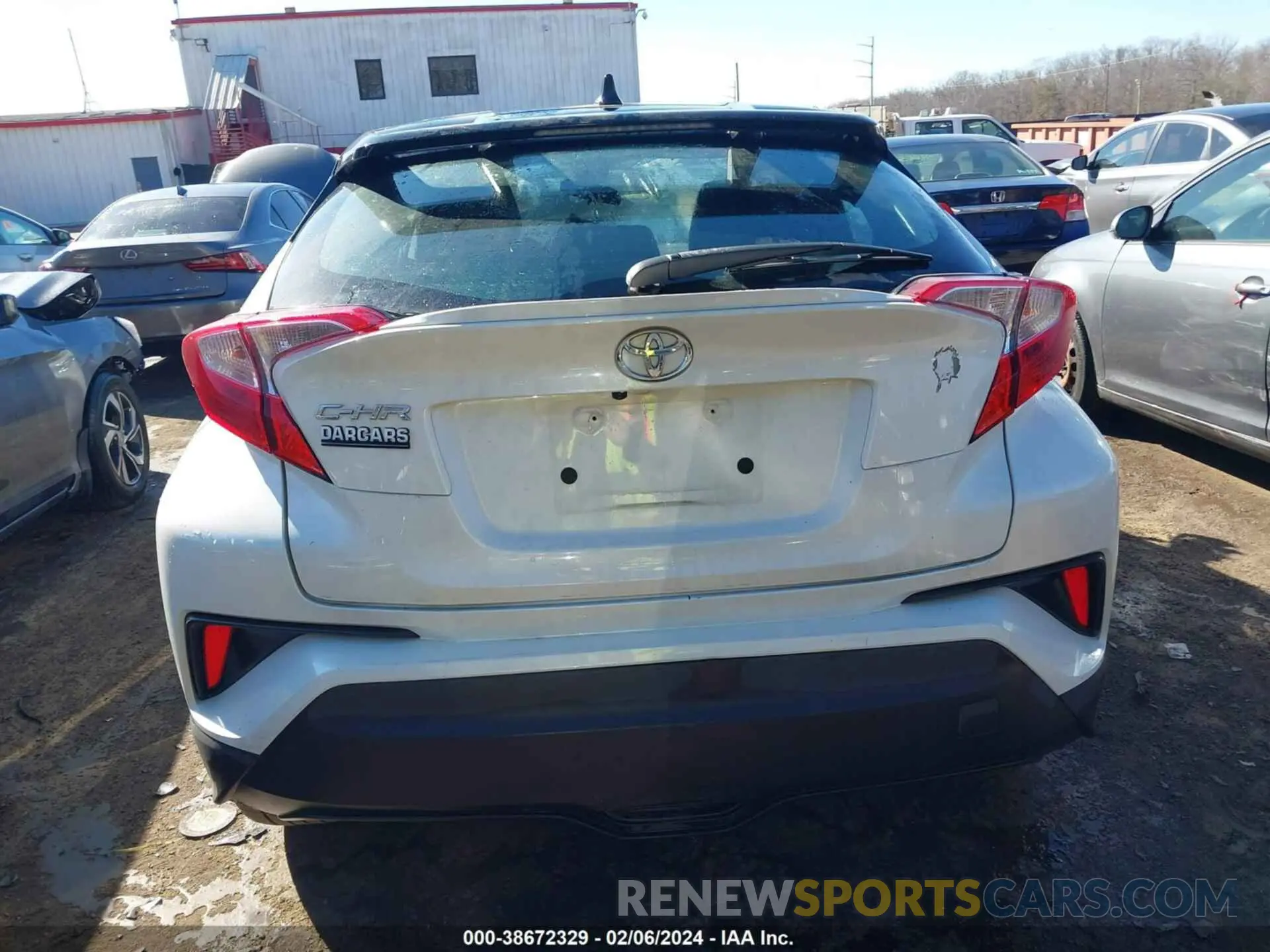 15 Photograph of a damaged car NMTKHMBX7LR112233 TOYOTA C-HR 2020