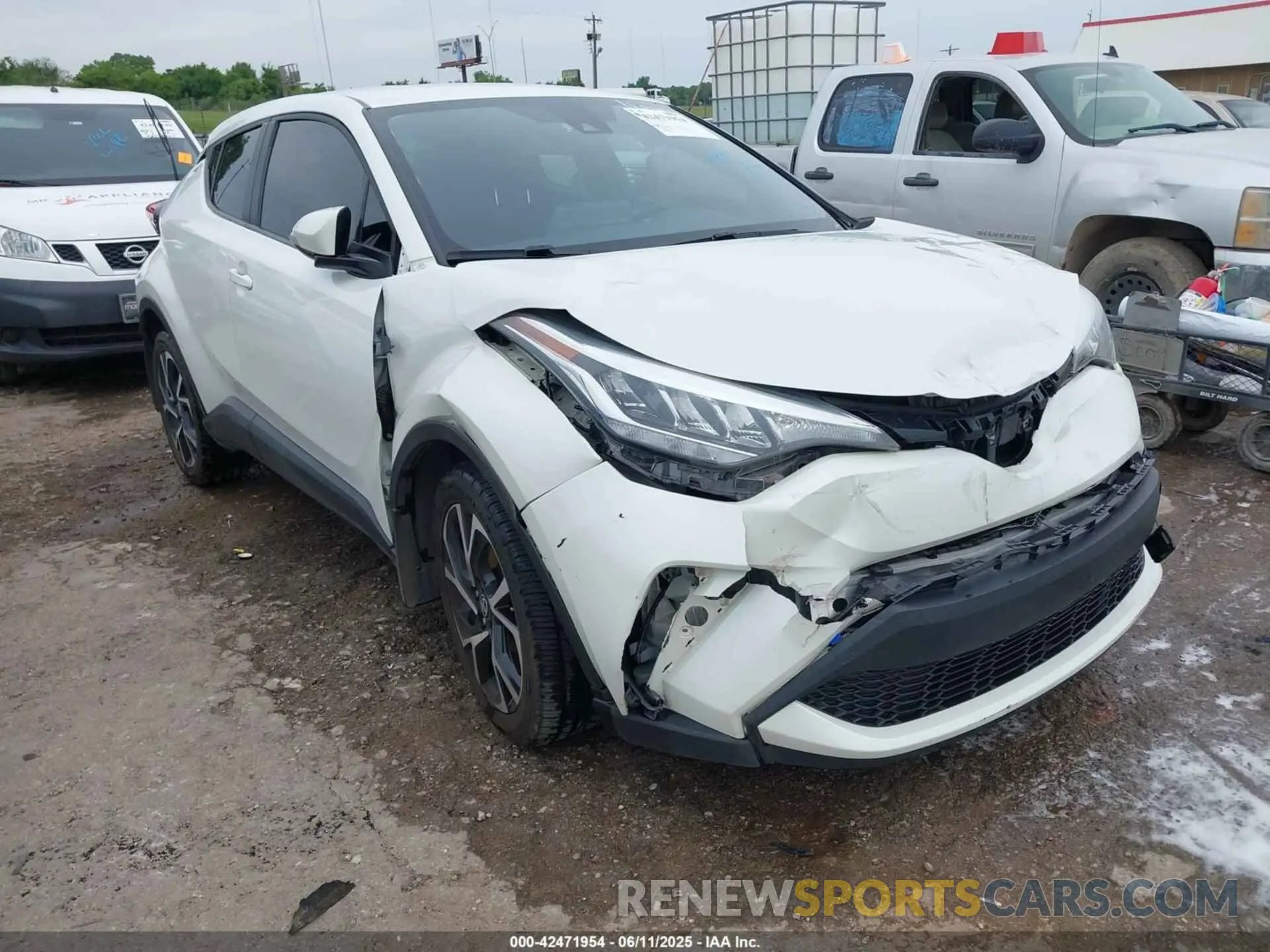 1 Photograph of a damaged car NMTKHMBX7LR116525 TOYOTA C-HR 2020