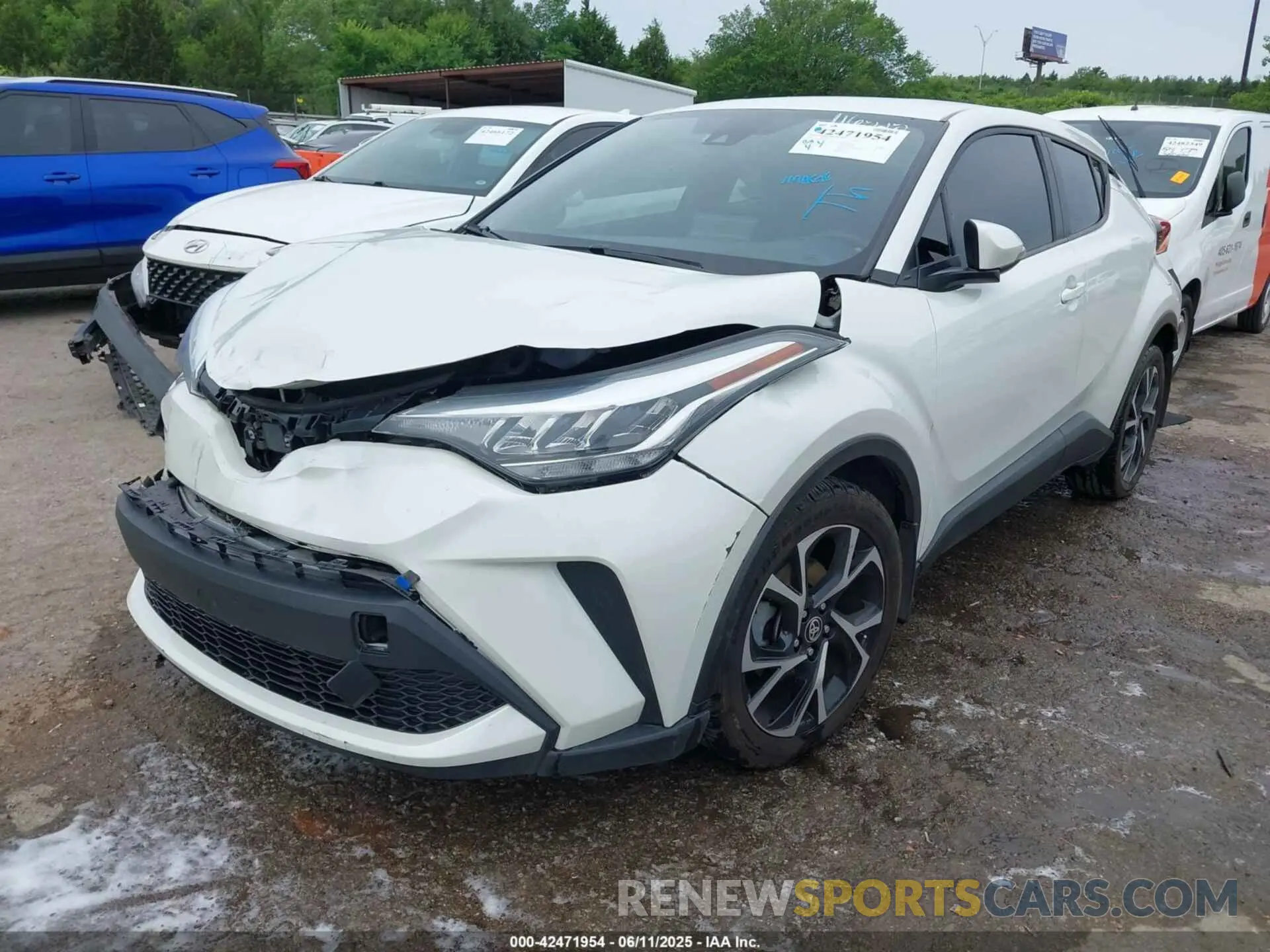 2 Photograph of a damaged car NMTKHMBX7LR116525 TOYOTA C-HR 2020