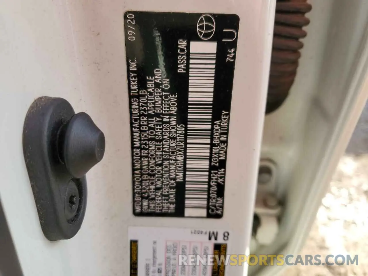 12 Photograph of a damaged car NMTKHMBX7LR117805 TOYOTA C-HR 2020