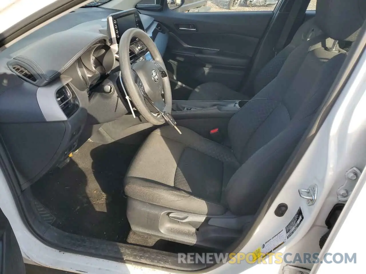 7 Photograph of a damaged car NMTKHMBX7LR117805 TOYOTA C-HR 2020