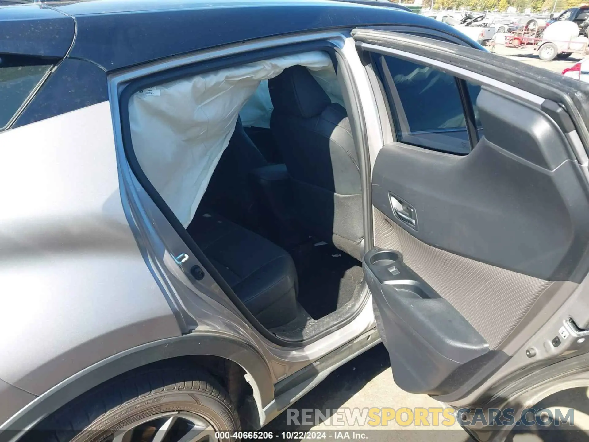 8 Photograph of a damaged car NMTKHMBX8LR105291 TOYOTA C-HR 2020