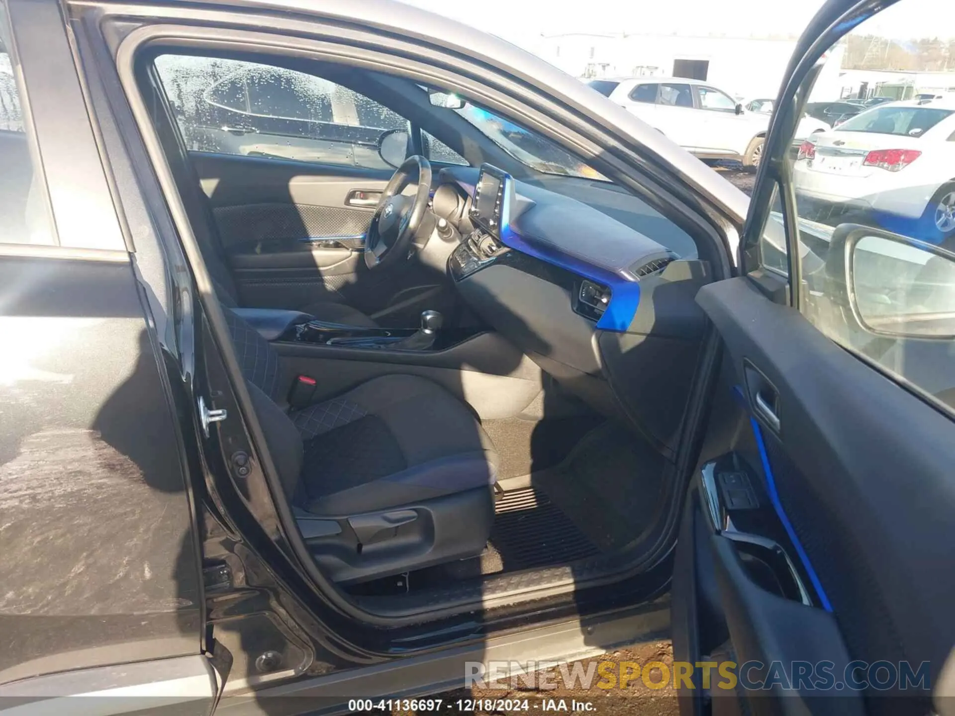 5 Фотография поврежденного автомобиля NMTKHMBX9LR107325 TOYOTA C-HR 2020