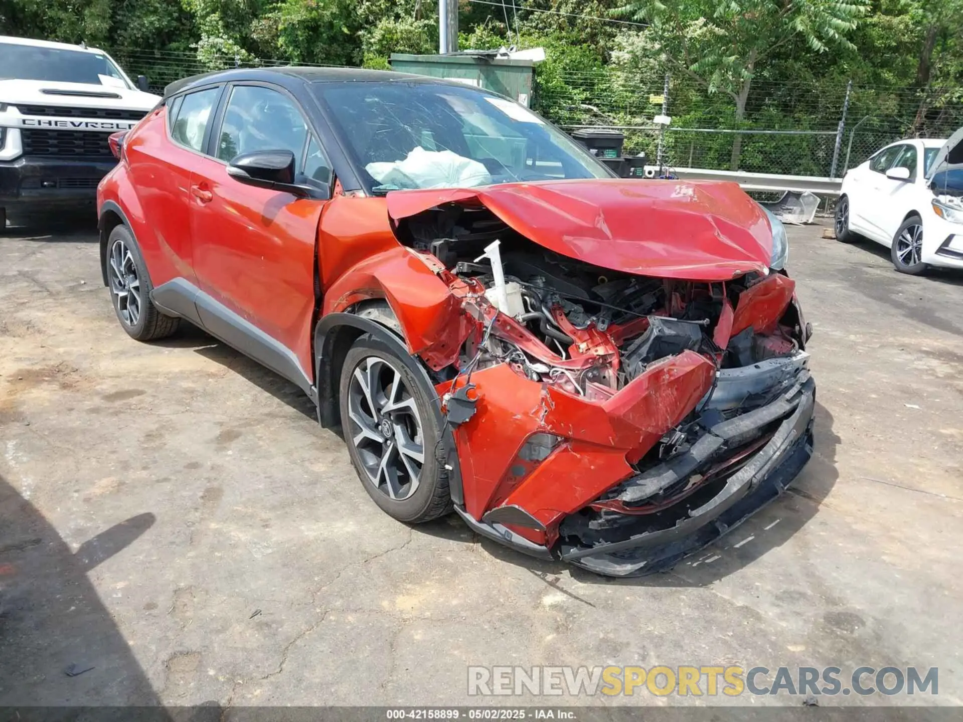 1 Photograph of a damaged car NMTKHMBX9LR107762 TOYOTA C-HR 2020