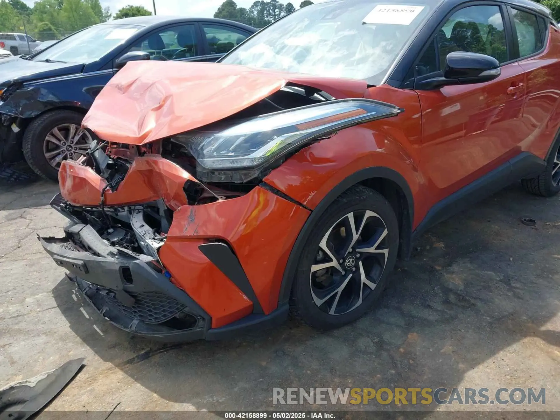 17 Photograph of a damaged car NMTKHMBX9LR107762 TOYOTA C-HR 2020