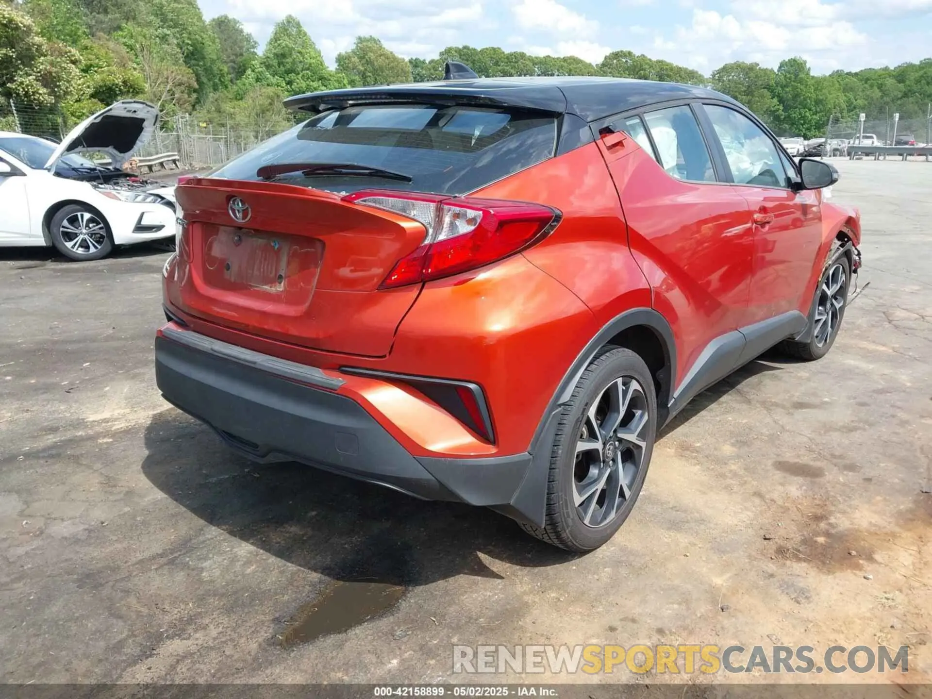 4 Photograph of a damaged car NMTKHMBX9LR107762 TOYOTA C-HR 2020