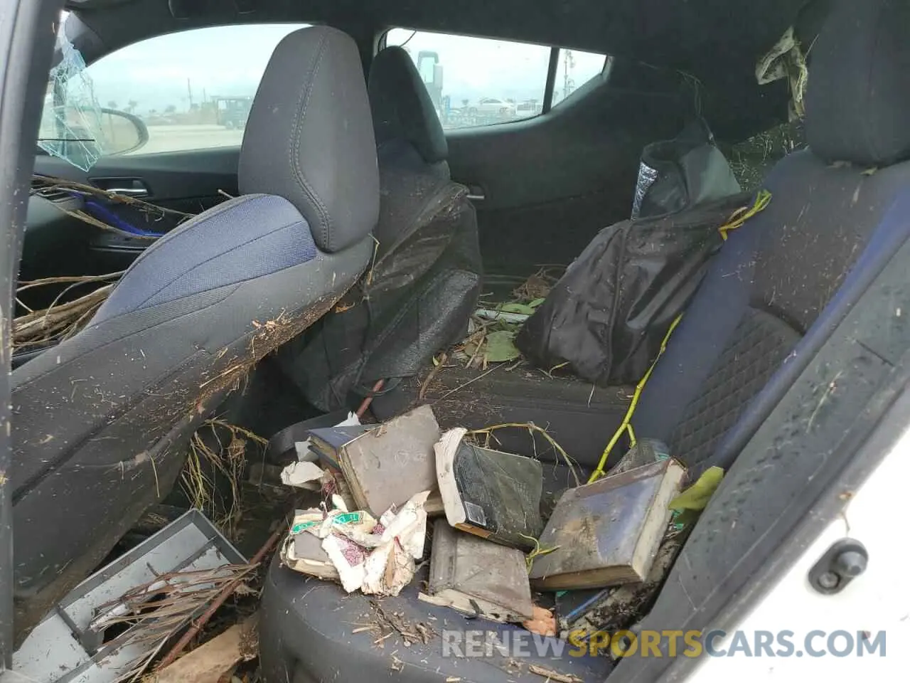 11 Фотография поврежденного автомобиля NMTKHMBX9LR109866 TOYOTA C-HR 2020
