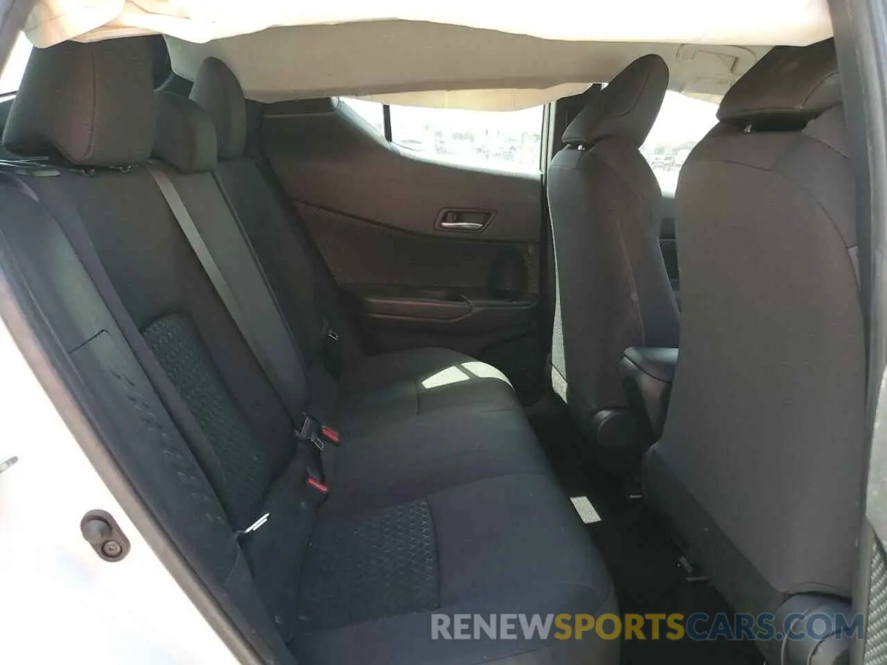 10 Photograph of a damaged car NMTKHMBXXLR111125 TOYOTA C-HR 2020
