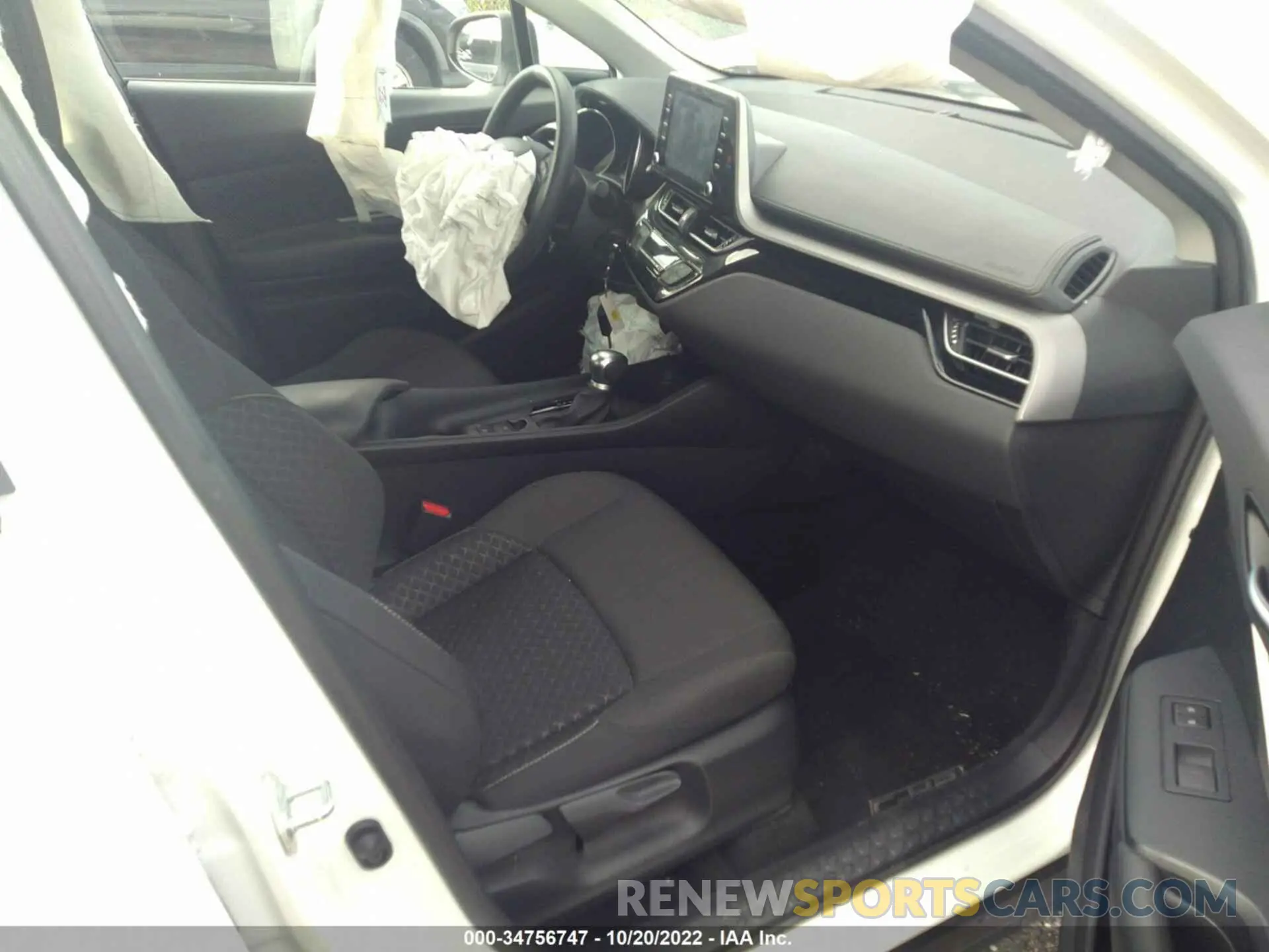 5 Photograph of a damaged car NMTKHMBXXLR111206 TOYOTA C-HR 2020