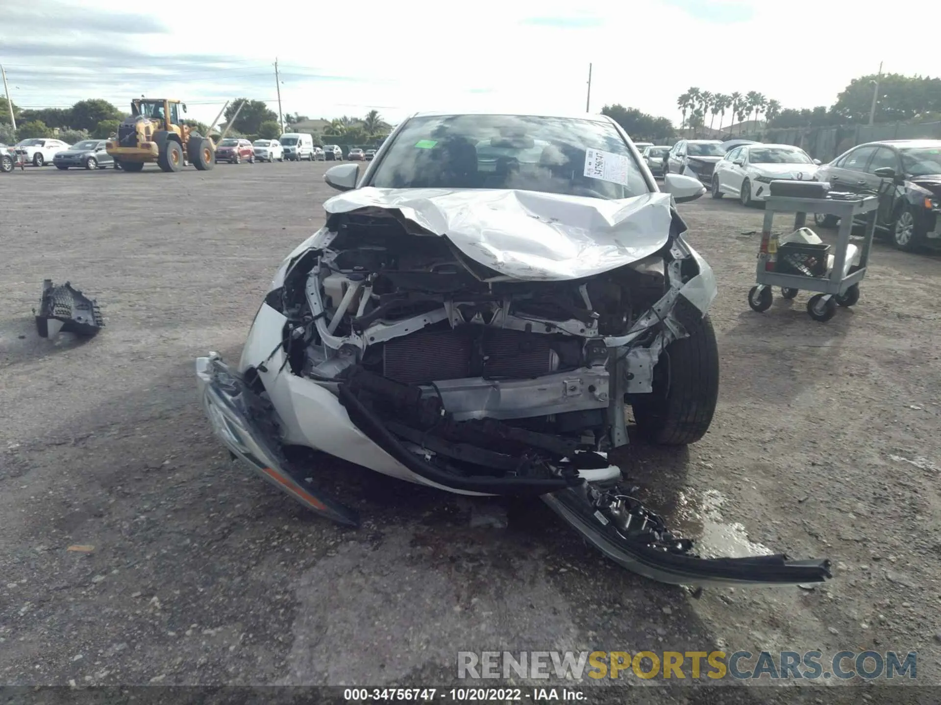 6 Photograph of a damaged car NMTKHMBXXLR111206 TOYOTA C-HR 2020