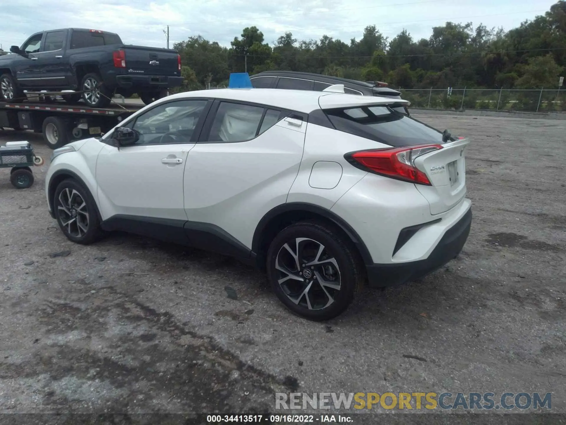 3 Photograph of a damaged car NMTKHMBXXLR112811 TOYOTA C-HR 2020