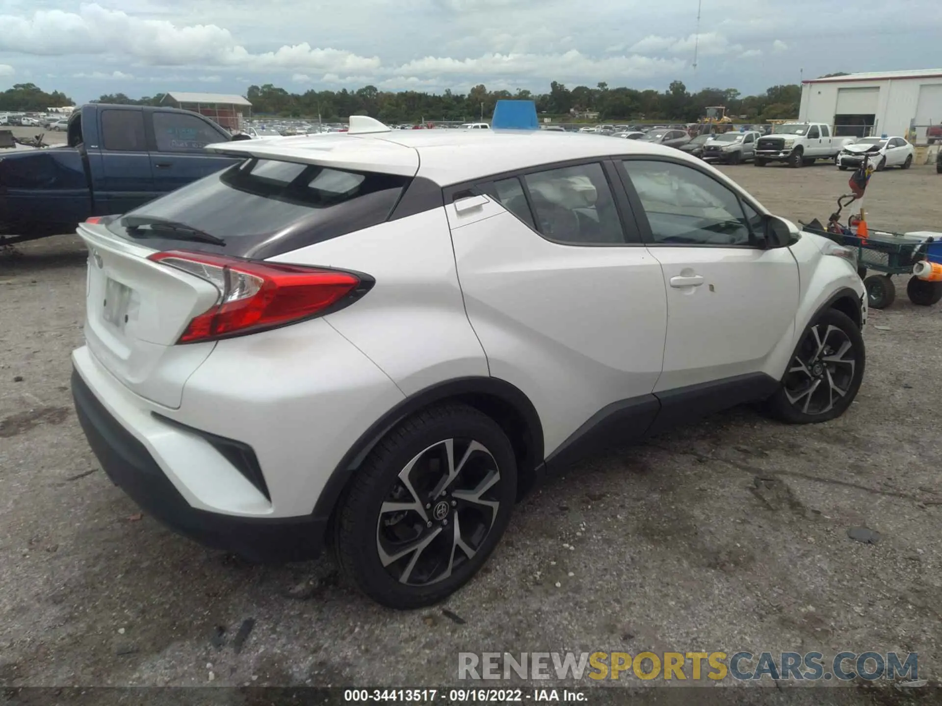 4 Photograph of a damaged car NMTKHMBXXLR112811 TOYOTA C-HR 2020