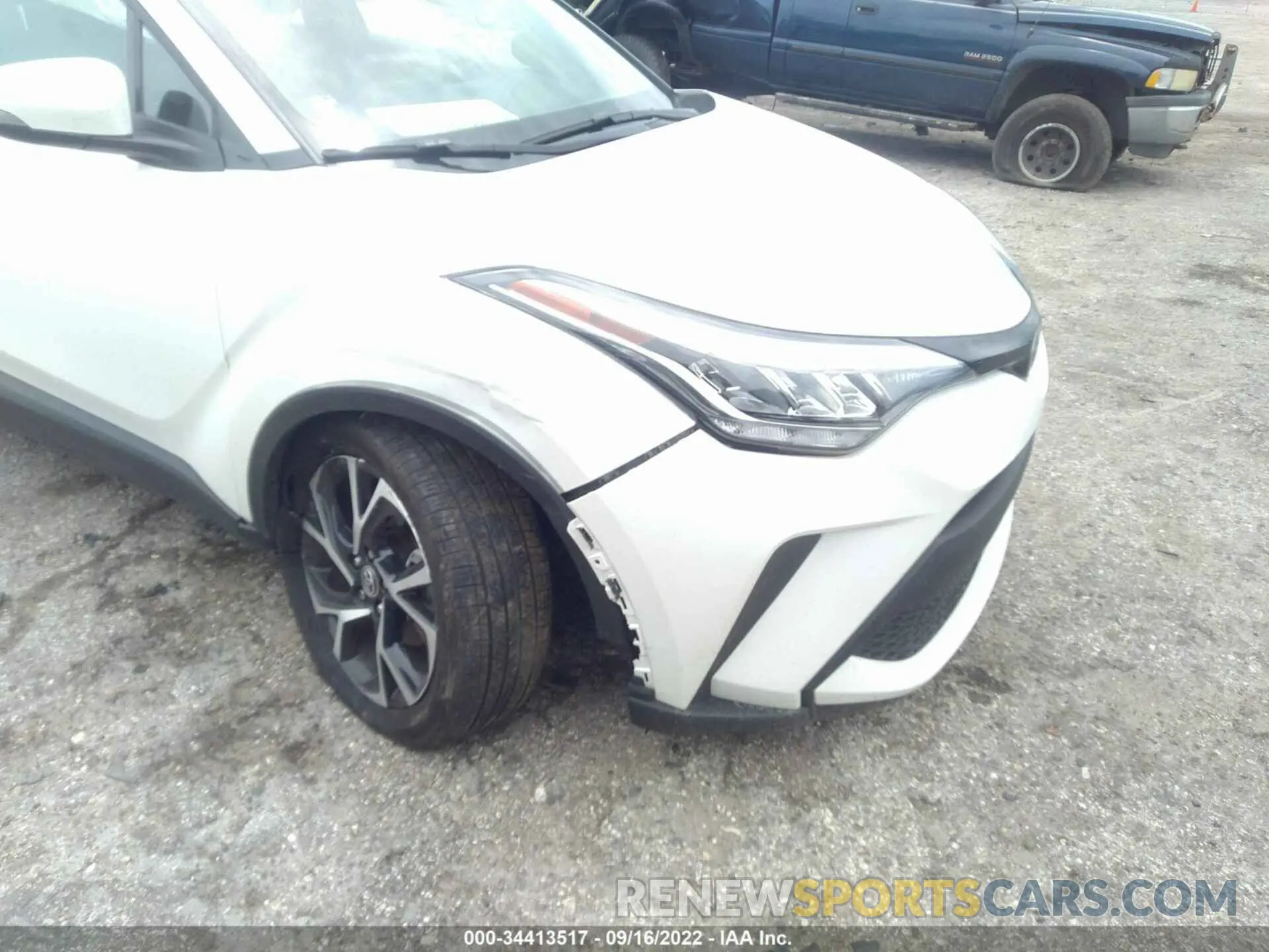 6 Photograph of a damaged car NMTKHMBXXLR112811 TOYOTA C-HR 2020