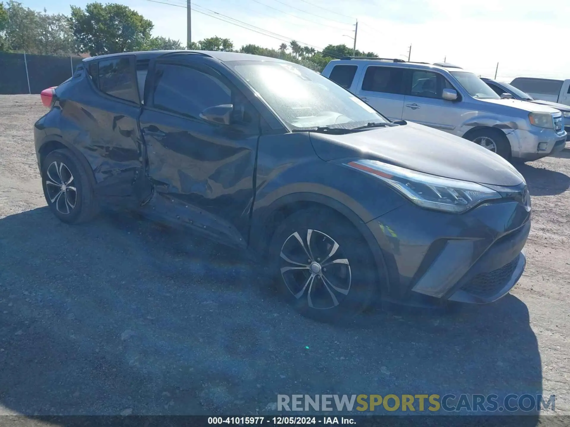 1 Photograph of a damaged car NMTKHMBXXLR112842 TOYOTA C-HR 2020
