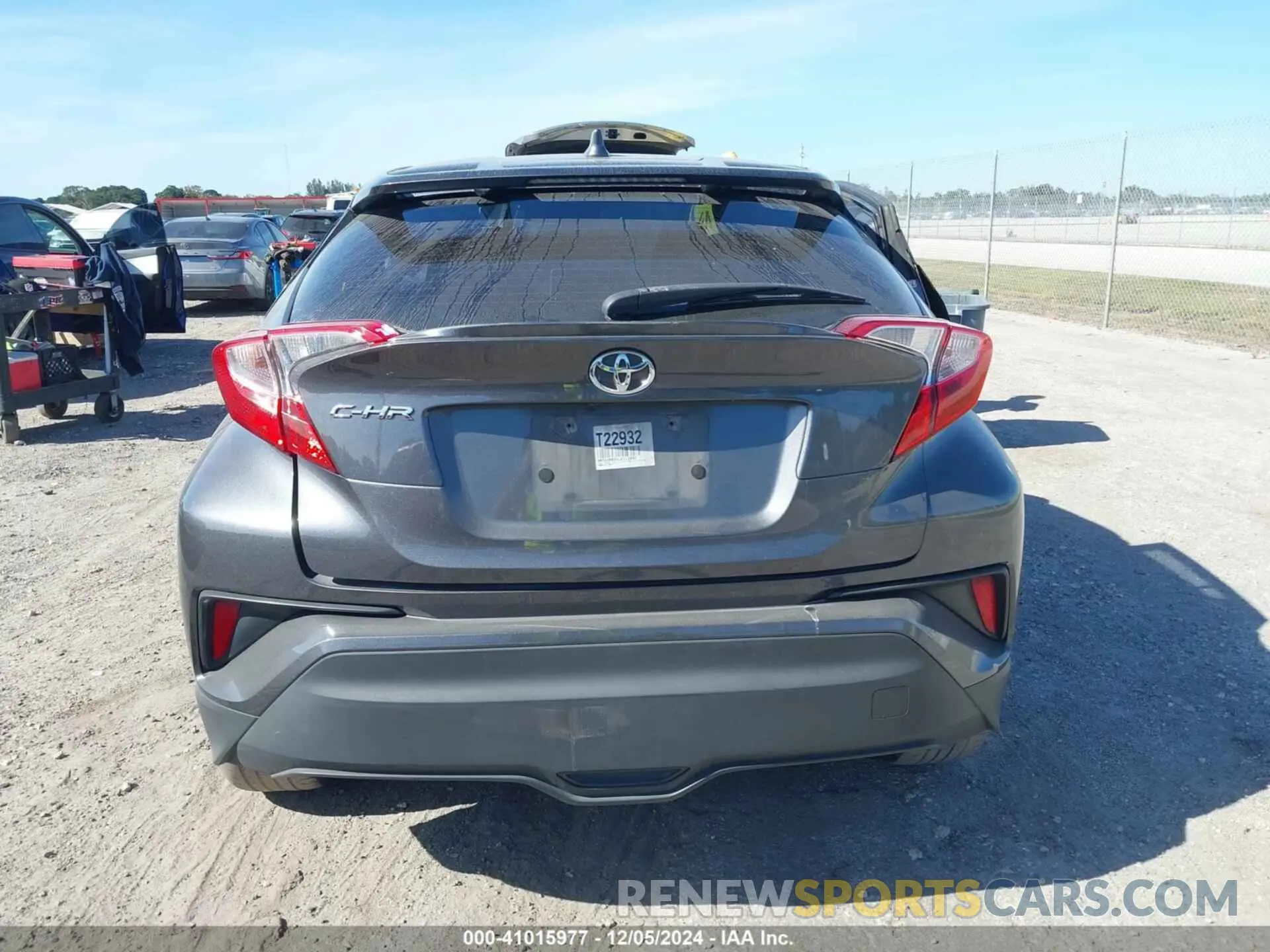16 Photograph of a damaged car NMTKHMBXXLR112842 TOYOTA C-HR 2020