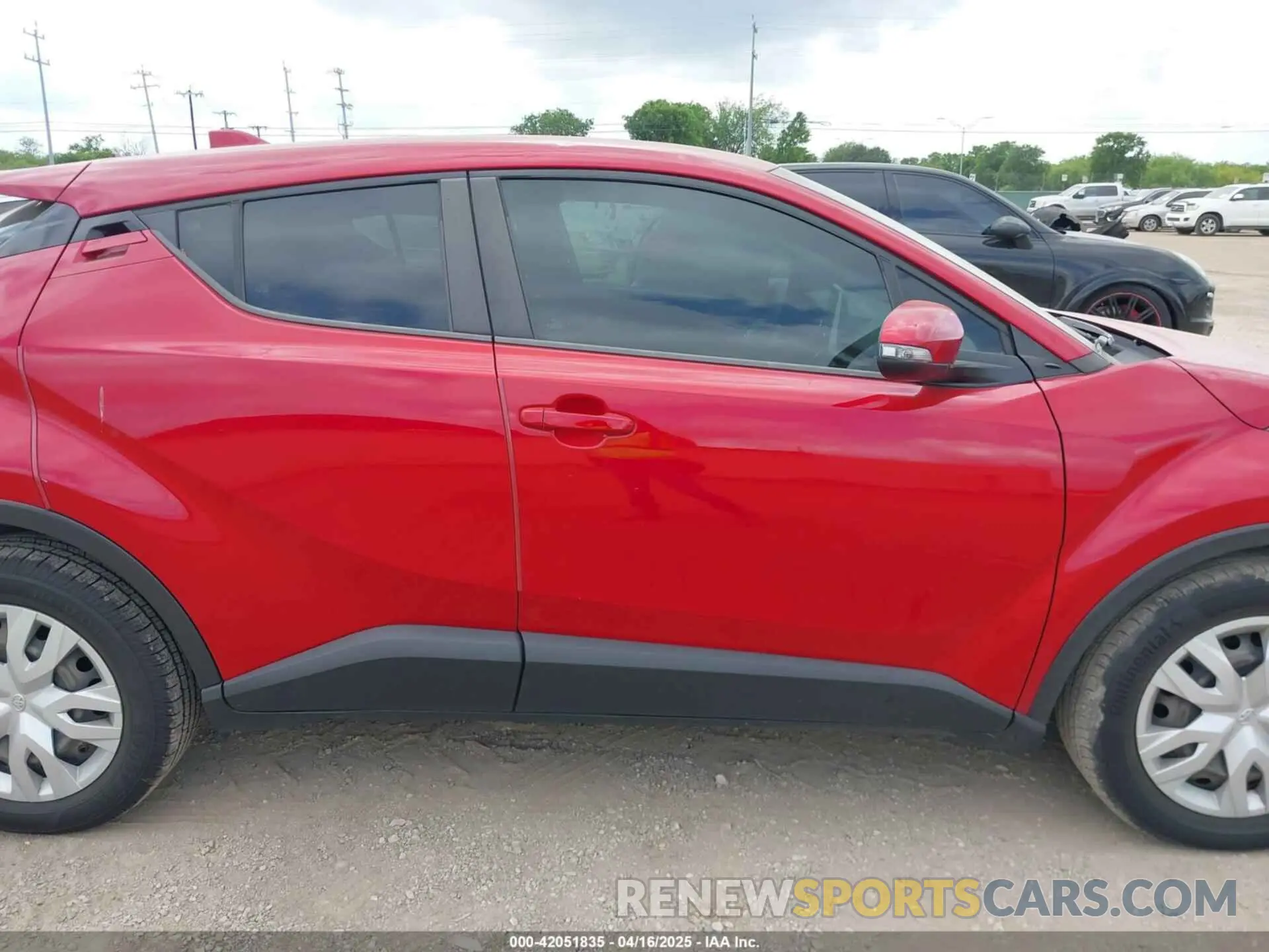 13 Photograph of a damaged car NMTKHMBXXLR117281 TOYOTA C-HR 2020