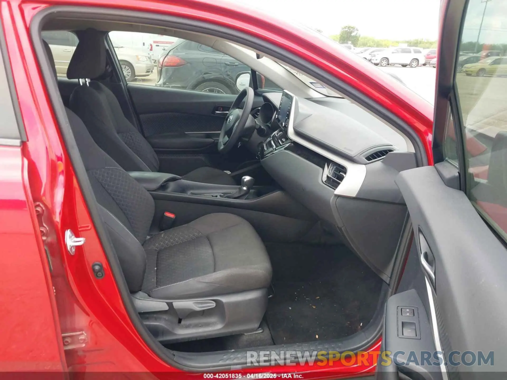 5 Photograph of a damaged car NMTKHMBXXLR117281 TOYOTA C-HR 2020