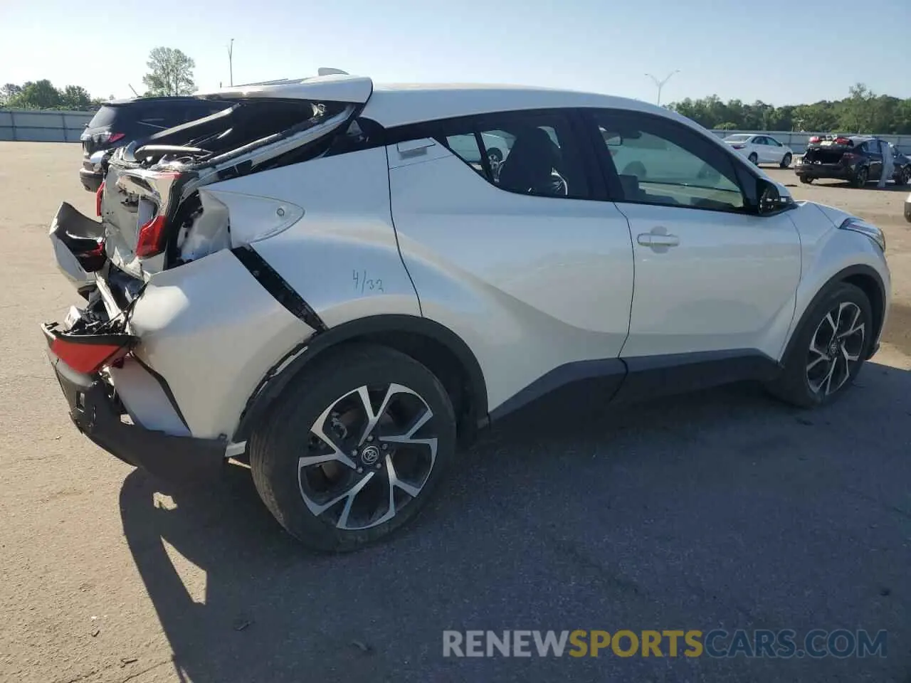 3 Photograph of a damaged car JTNKHMBX1M1108481 TOYOTA C-HR 2021