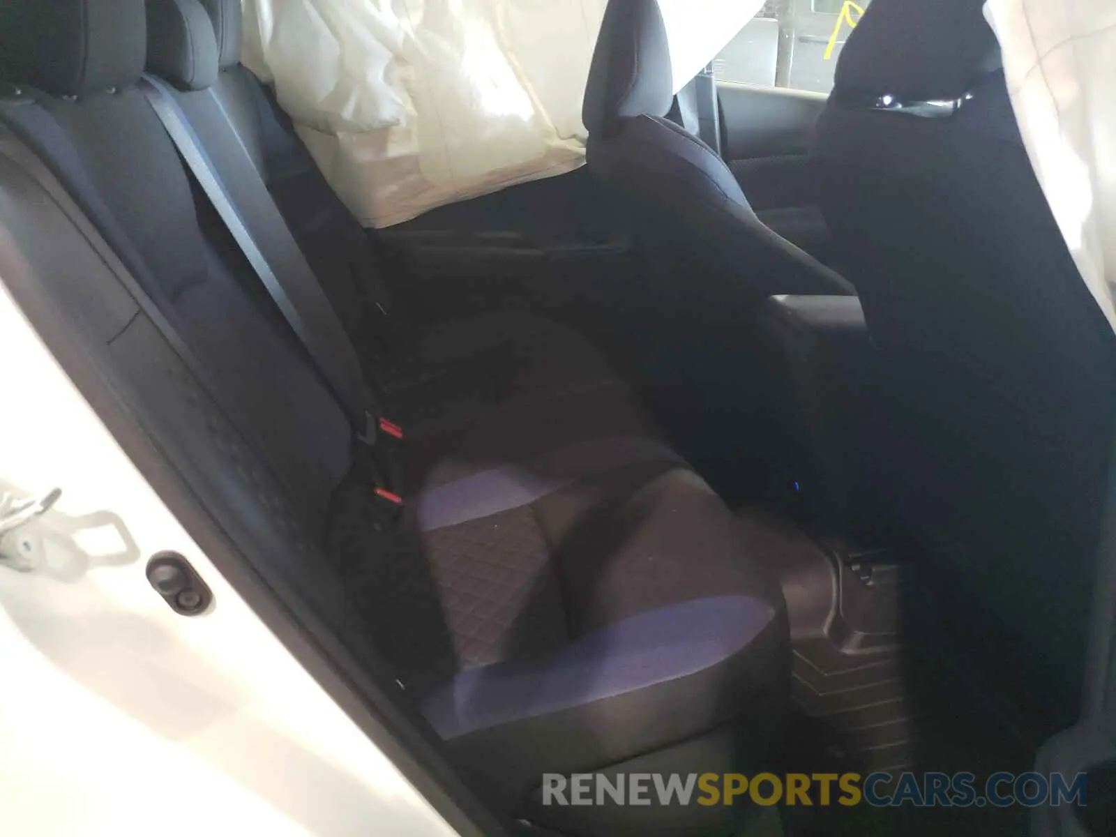 6 Photograph of a damaged car JTNKHMBX1M1115592 TOYOTA C-HR 2021