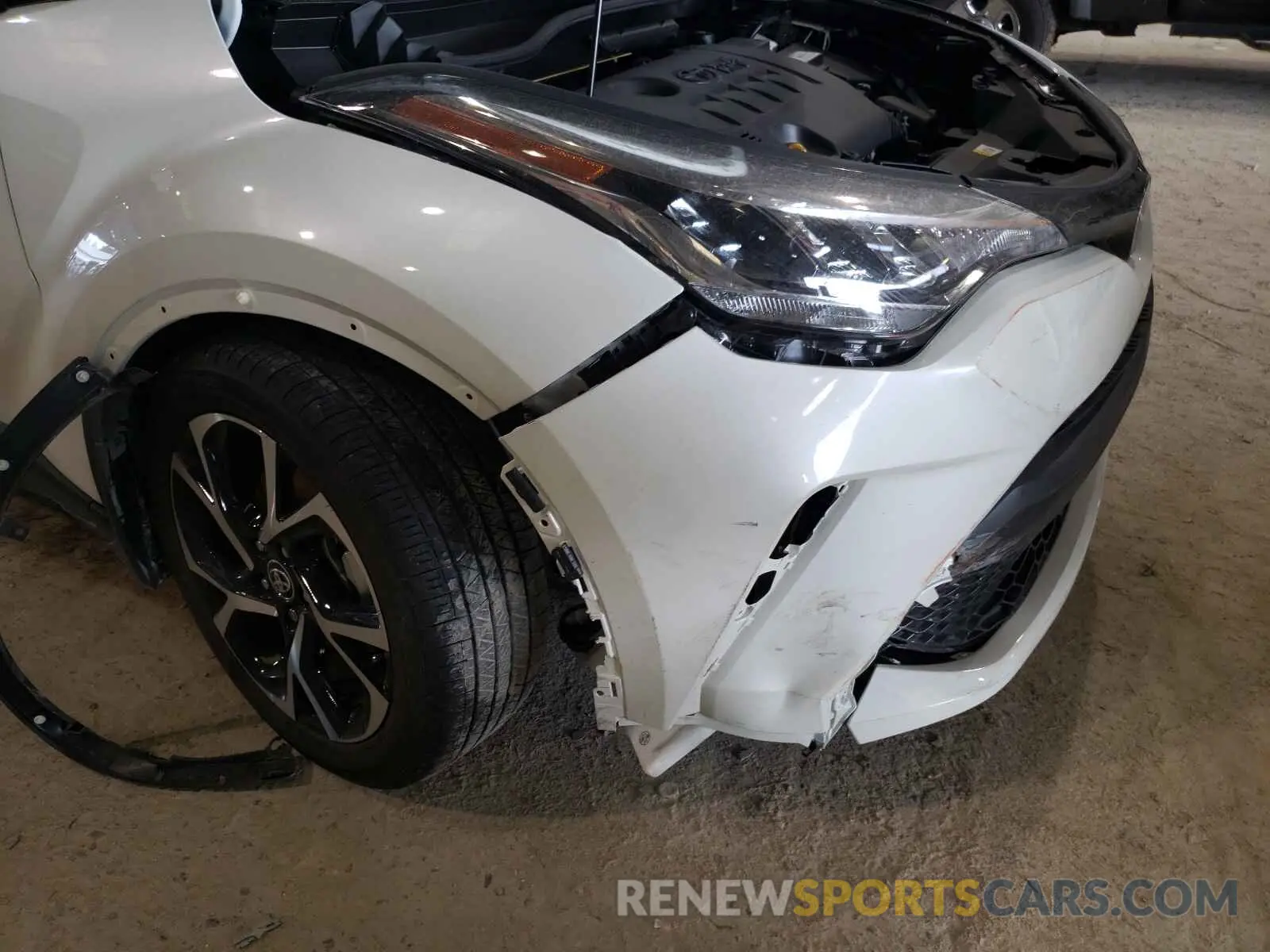 9 Photograph of a damaged car JTNKHMBX1M1115592 TOYOTA C-HR 2021
