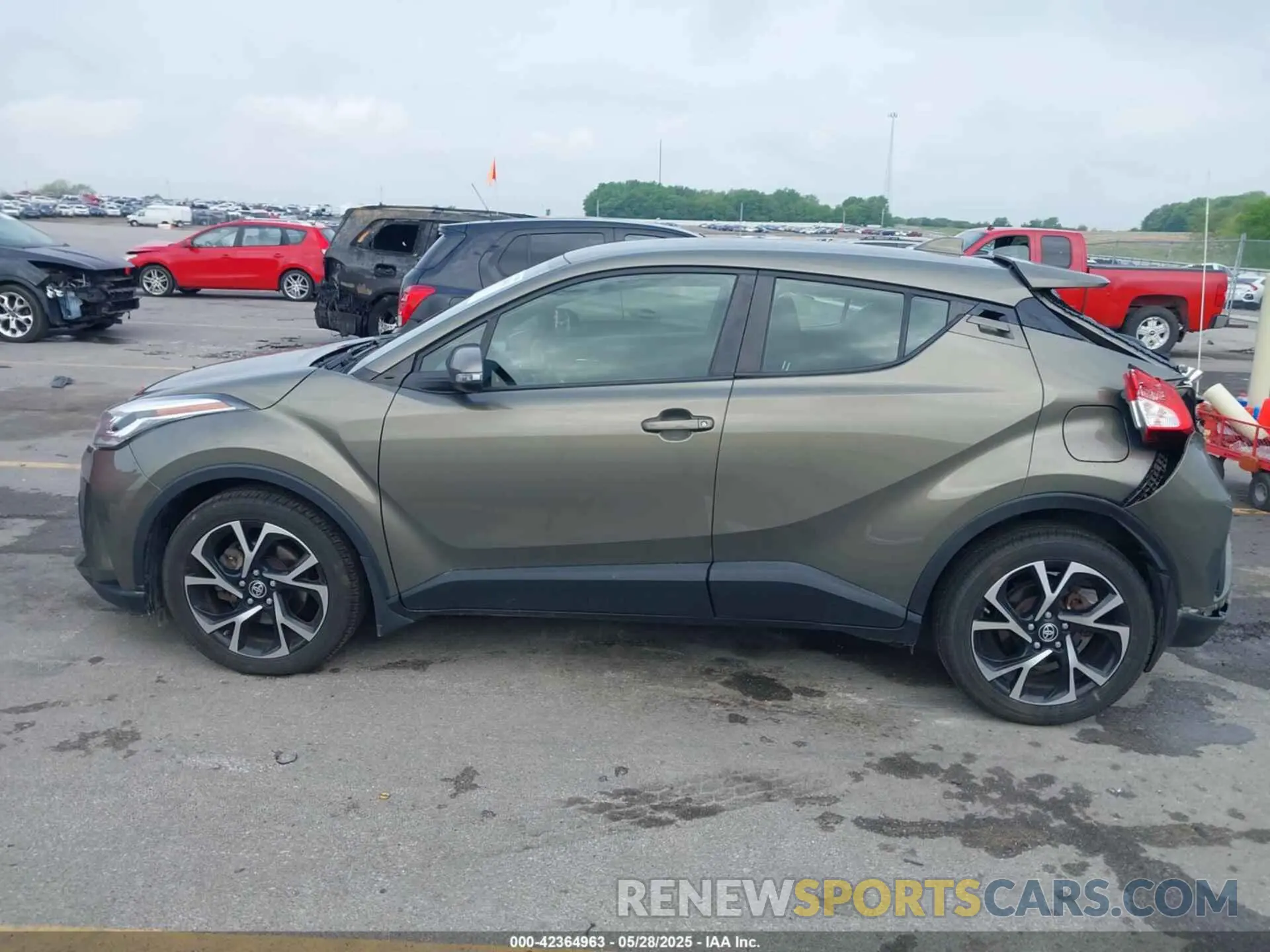 14 Фотография поврежденного автомобиля JTNKHMBX1M1119111 TOYOTA C-HR 2021