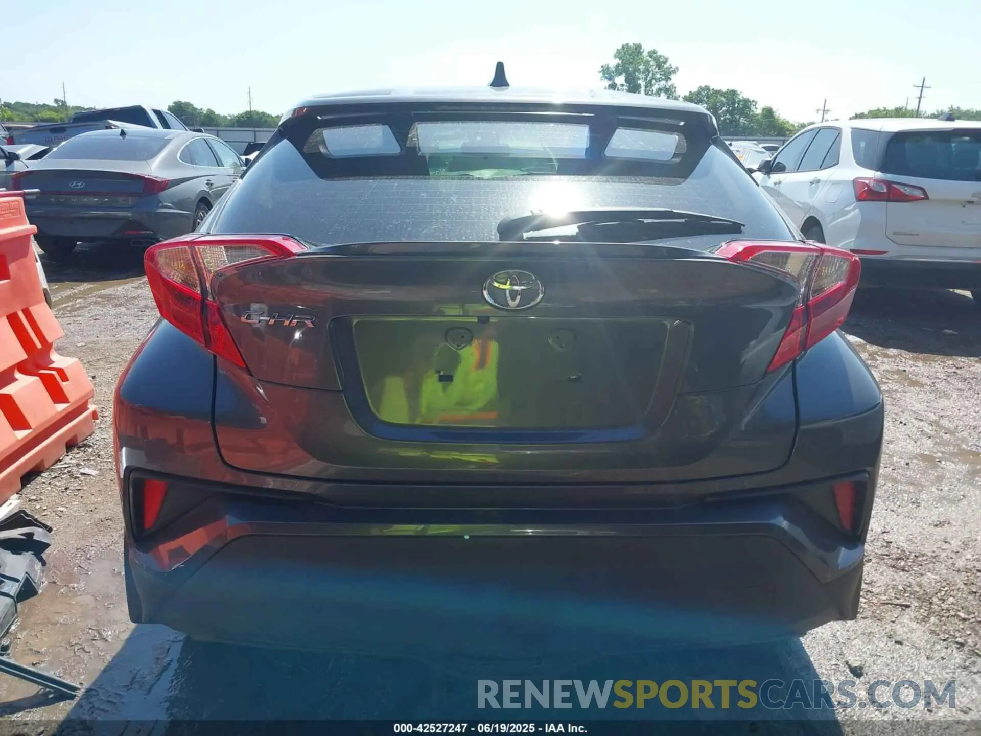 17 Фотография поврежденного автомобиля JTNKHMBX2M1115438 TOYOTA C-HR 2021