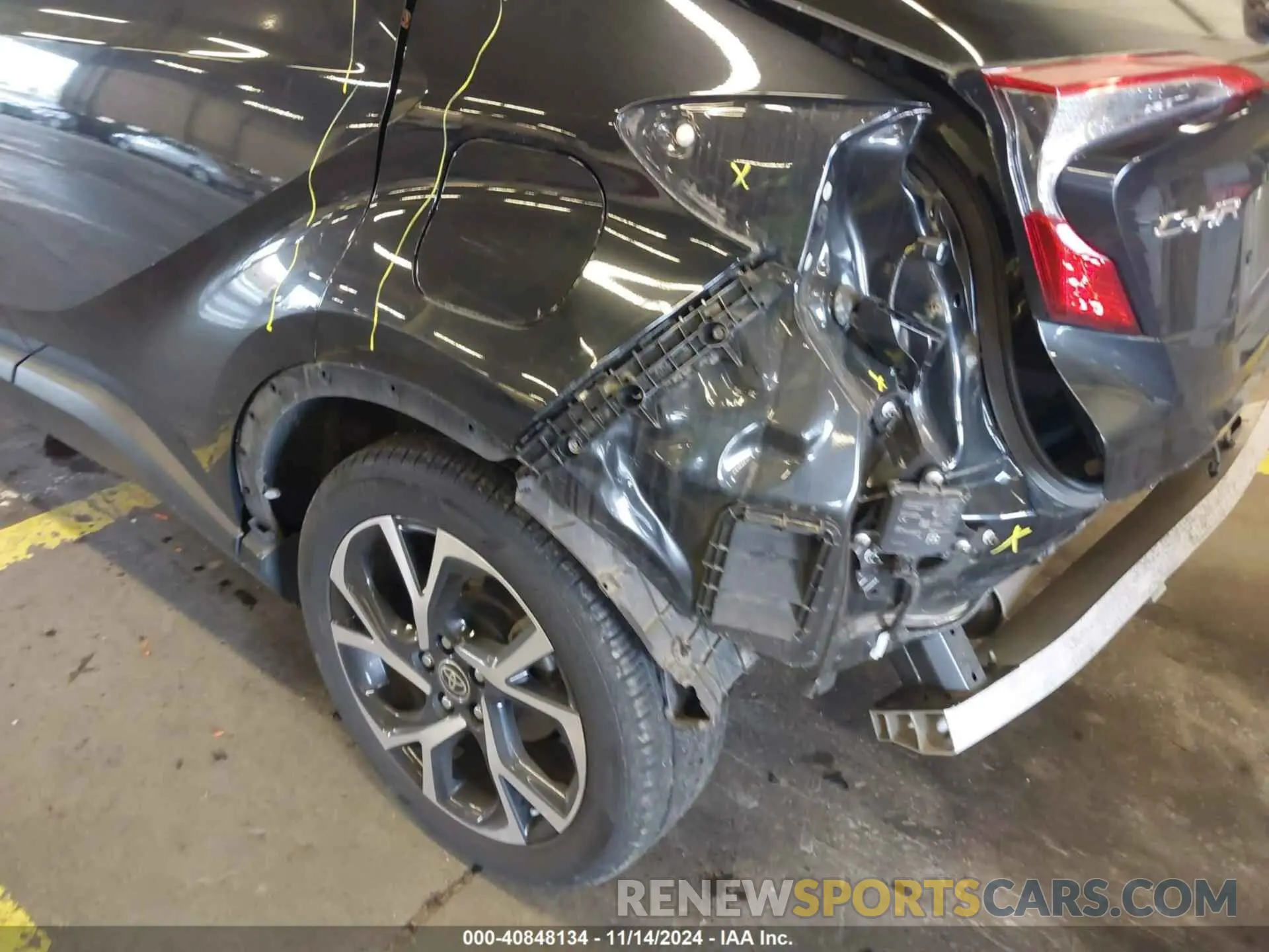 18 Photograph of a damaged car JTNKHMBX3M1107168 TOYOTA C-HR 2021