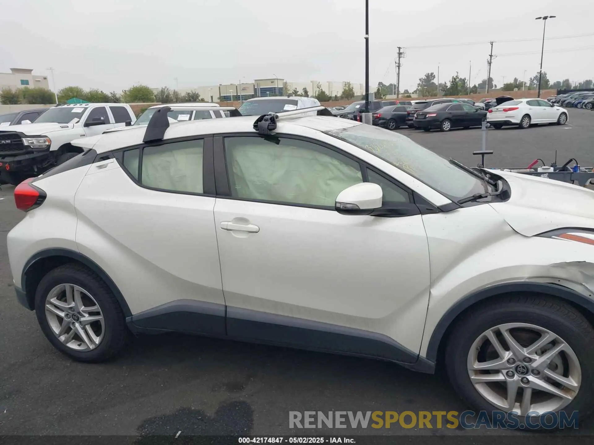 13 Photograph of a damaged car JTNKHMBX3M1125332 TOYOTA C-HR 2021