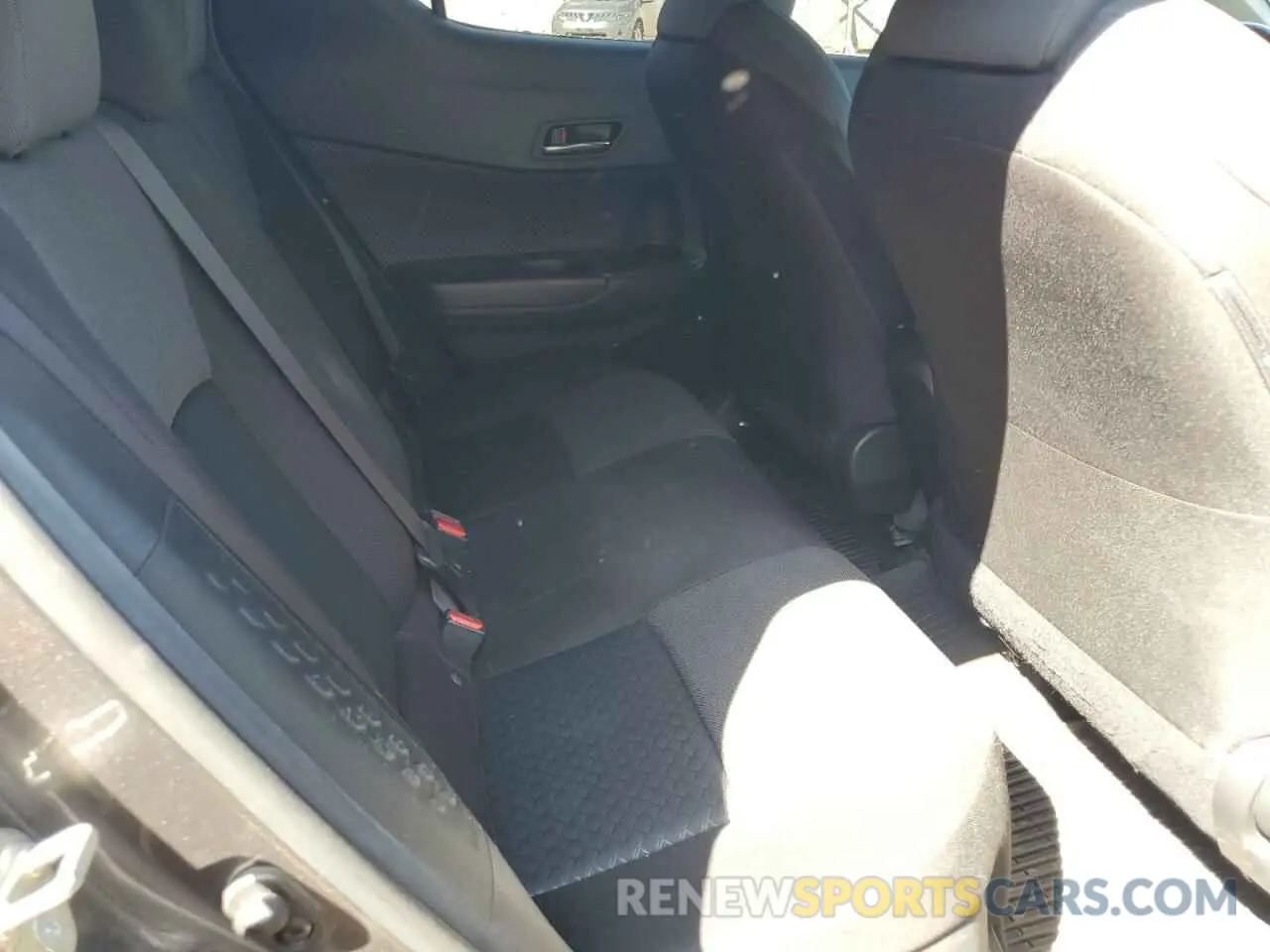 10 Photograph of a damaged car JTNKHMBX3M1127307 TOYOTA C-HR 2021