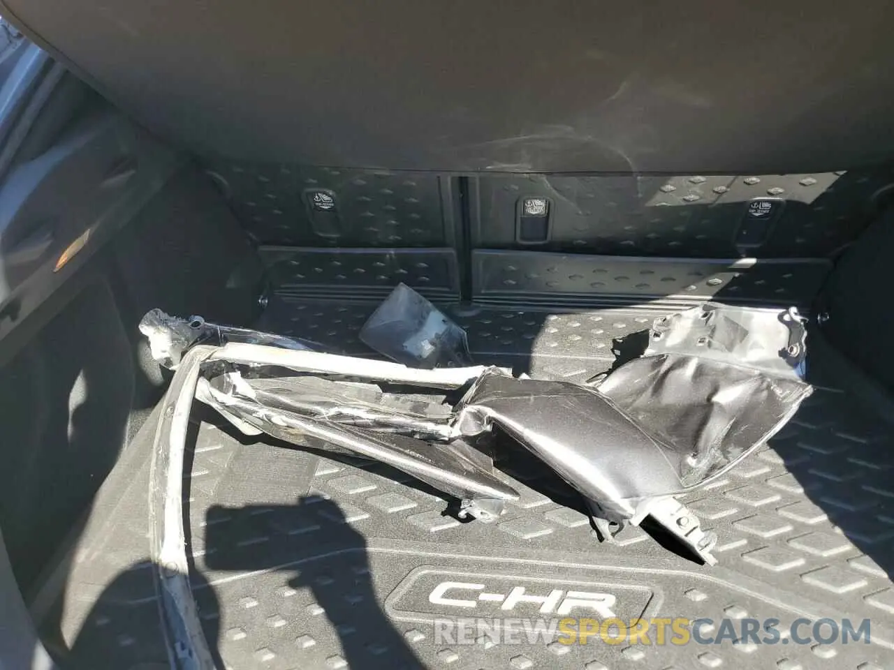 12 Photograph of a damaged car JTNKHMBX3M1127307 TOYOTA C-HR 2021