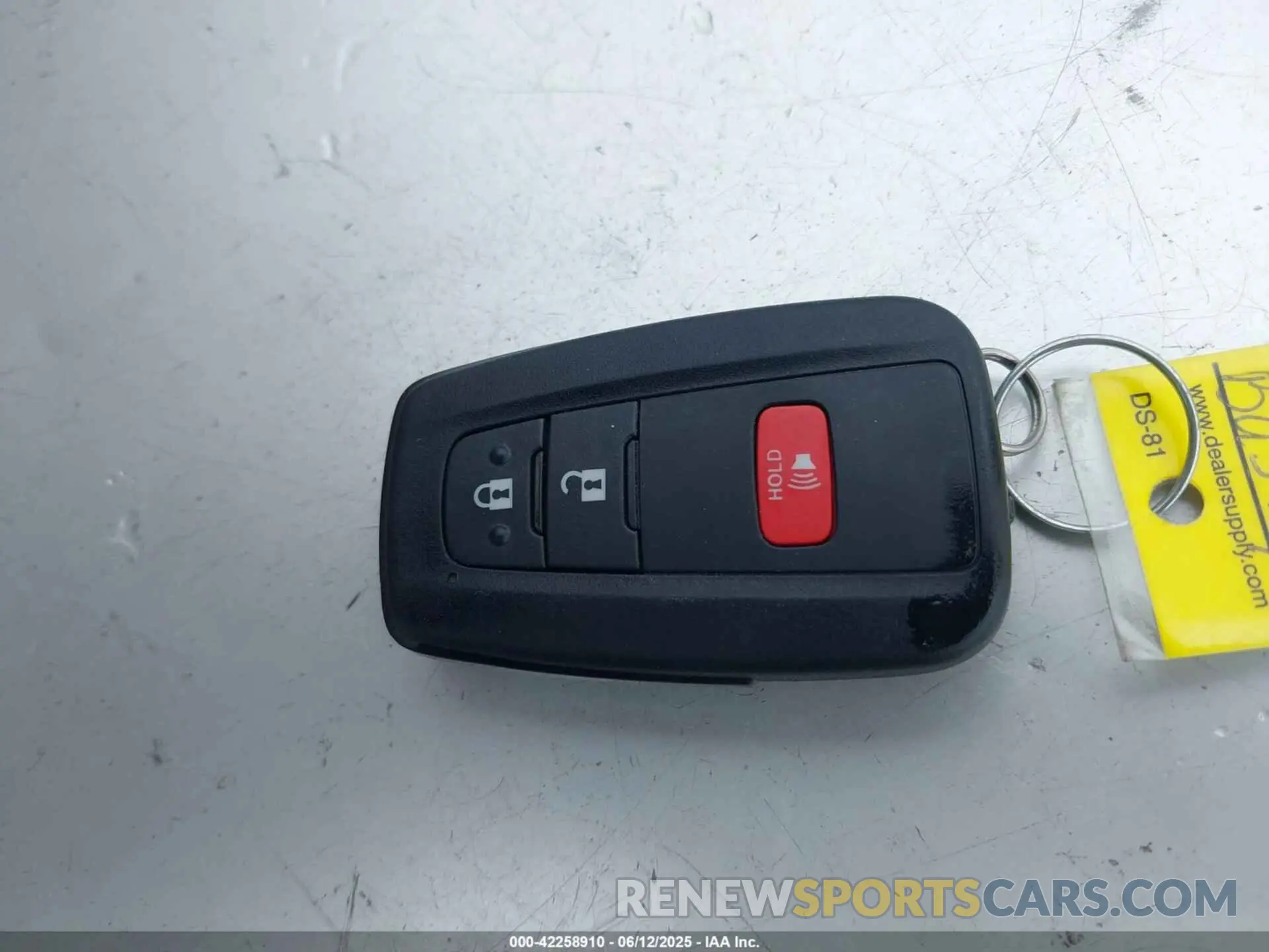 11 Photograph of a damaged car JTNKHMBX4M1114324 TOYOTA C-HR 2021