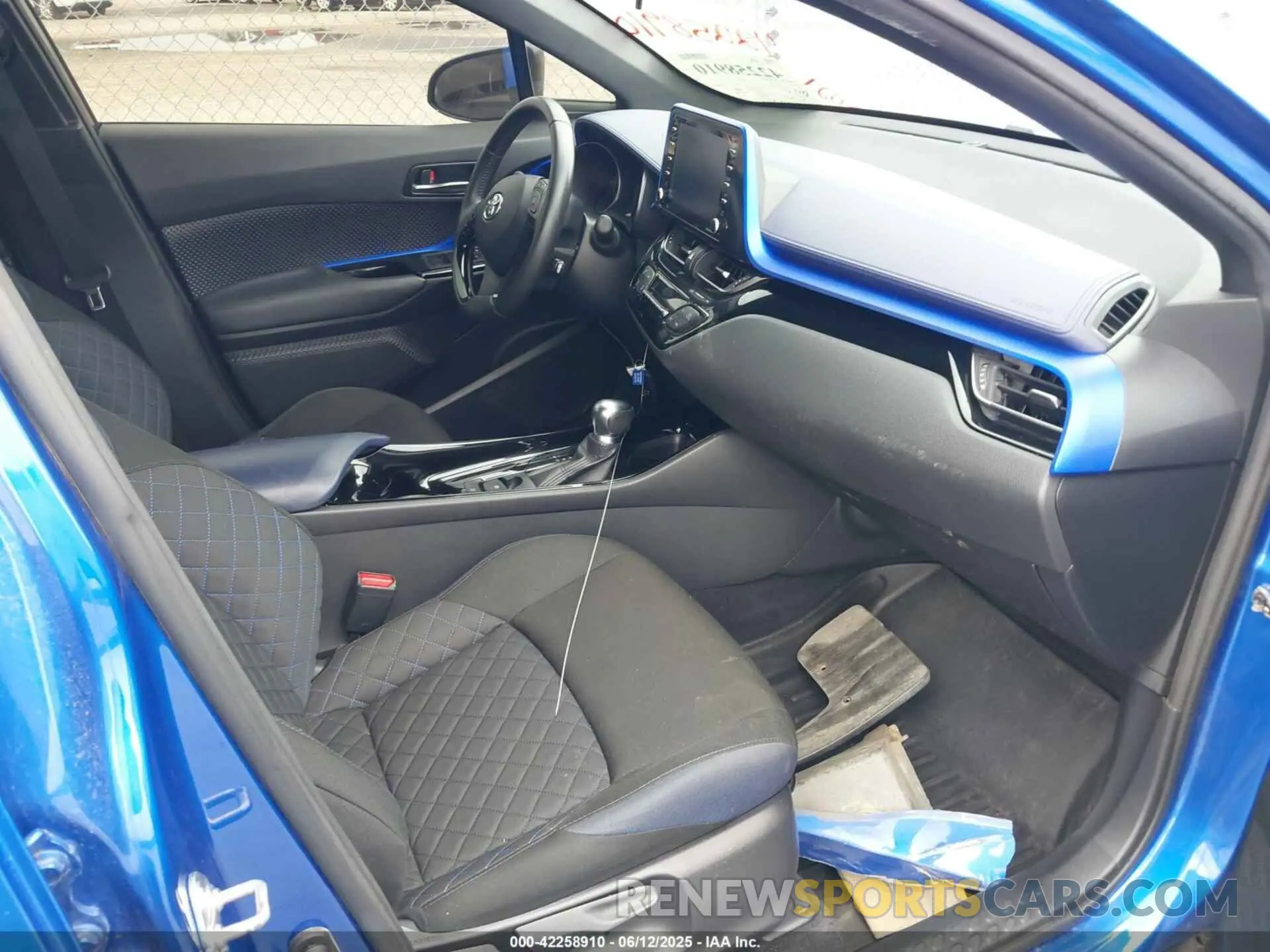 5 Photograph of a damaged car JTNKHMBX4M1114324 TOYOTA C-HR 2021