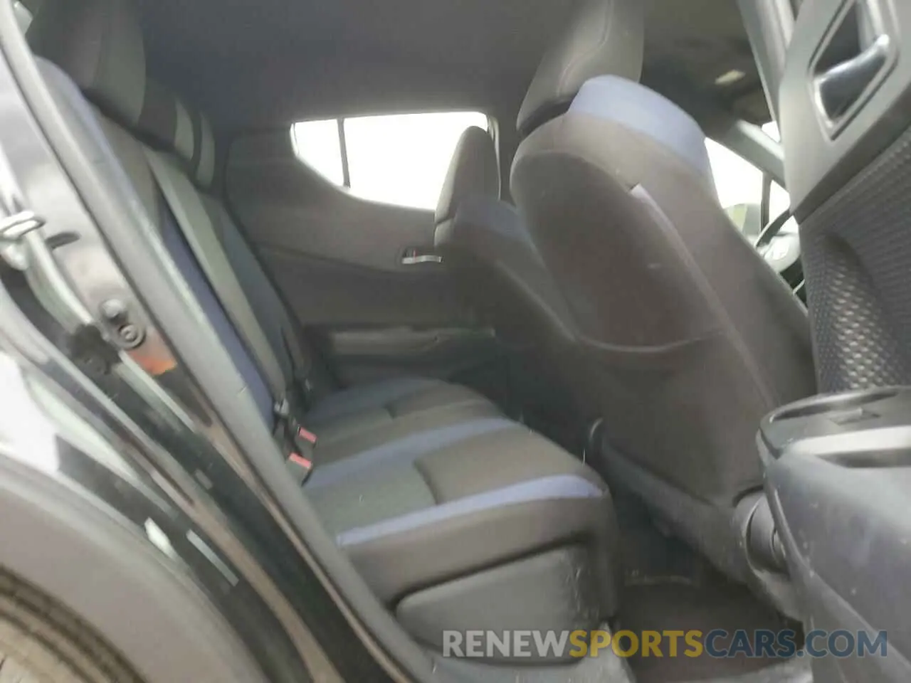 10 Photograph of a damaged car JTNKHMBX5M1101338 TOYOTA C-HR 2021